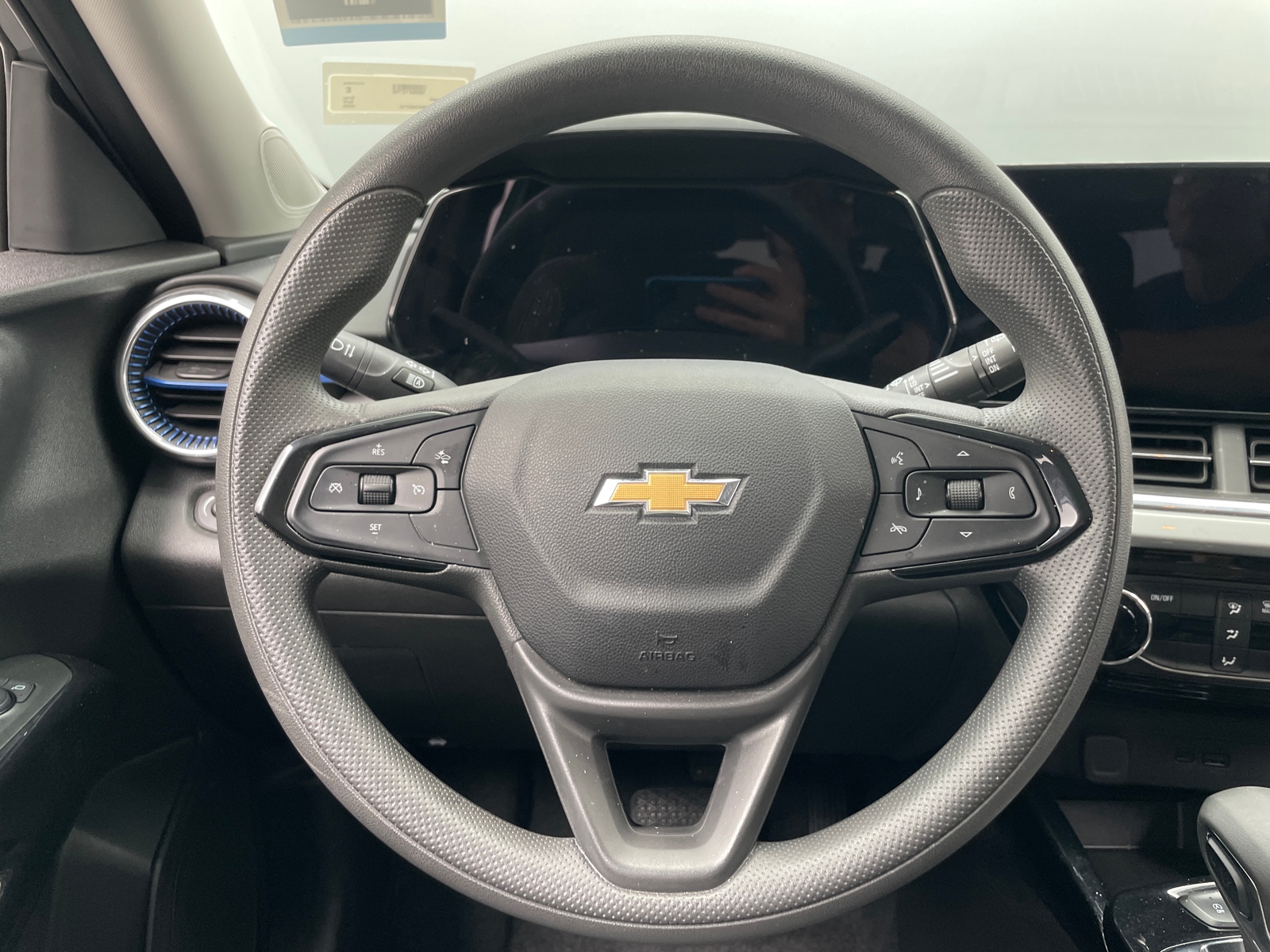 Thumbnail: 2025 Chevrolet Trax - 4