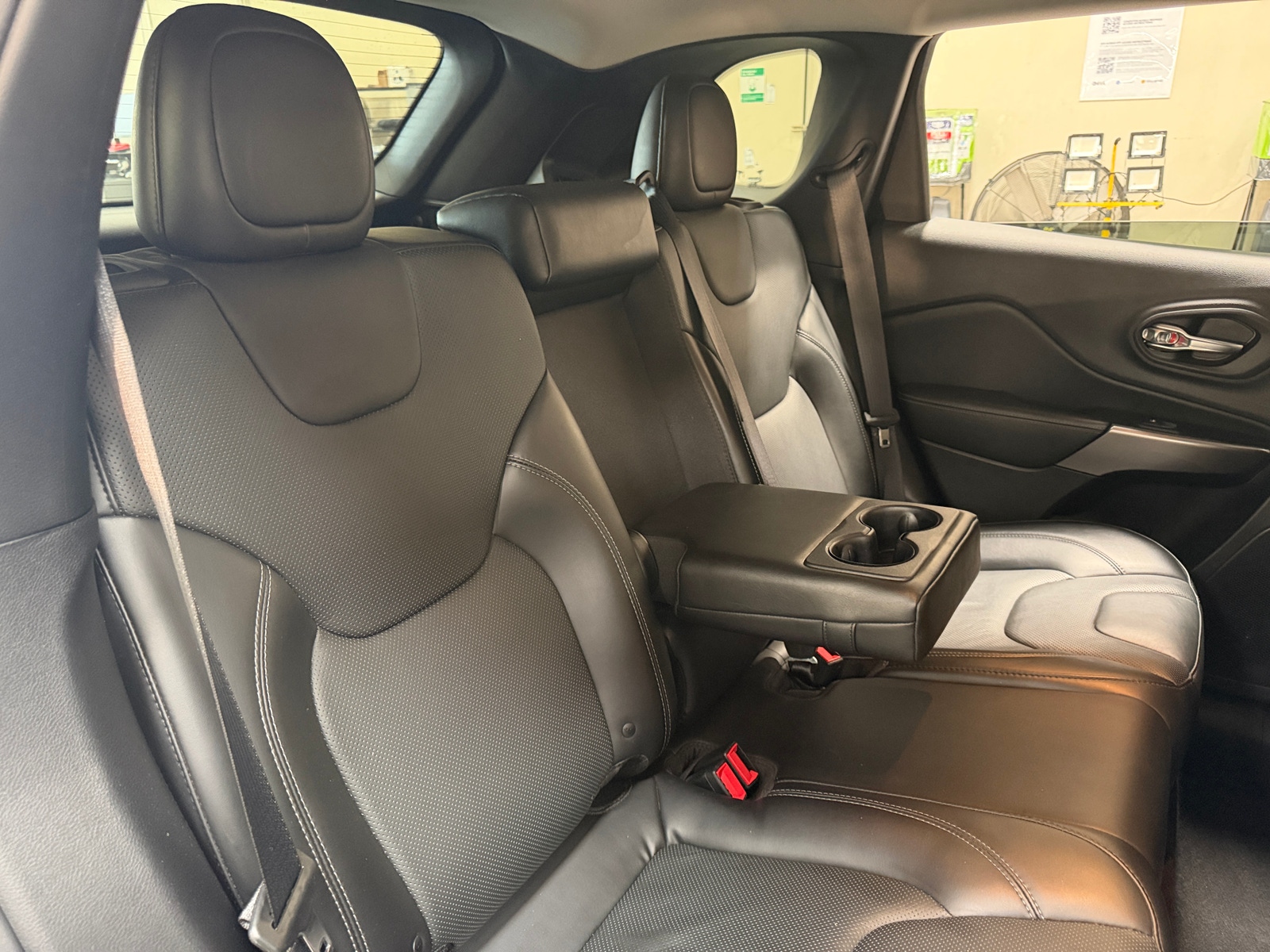 Thumbnail: 2019 Jeep Cherokee - 5