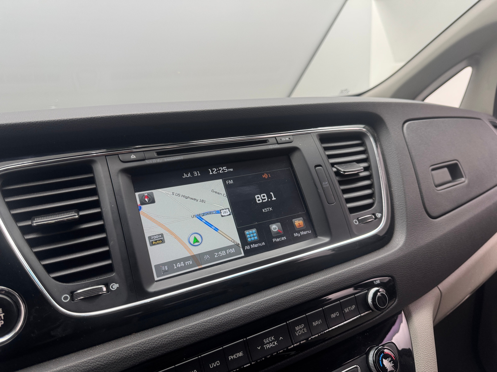 Thumbnail: 2018 Kia Sedona - 3
