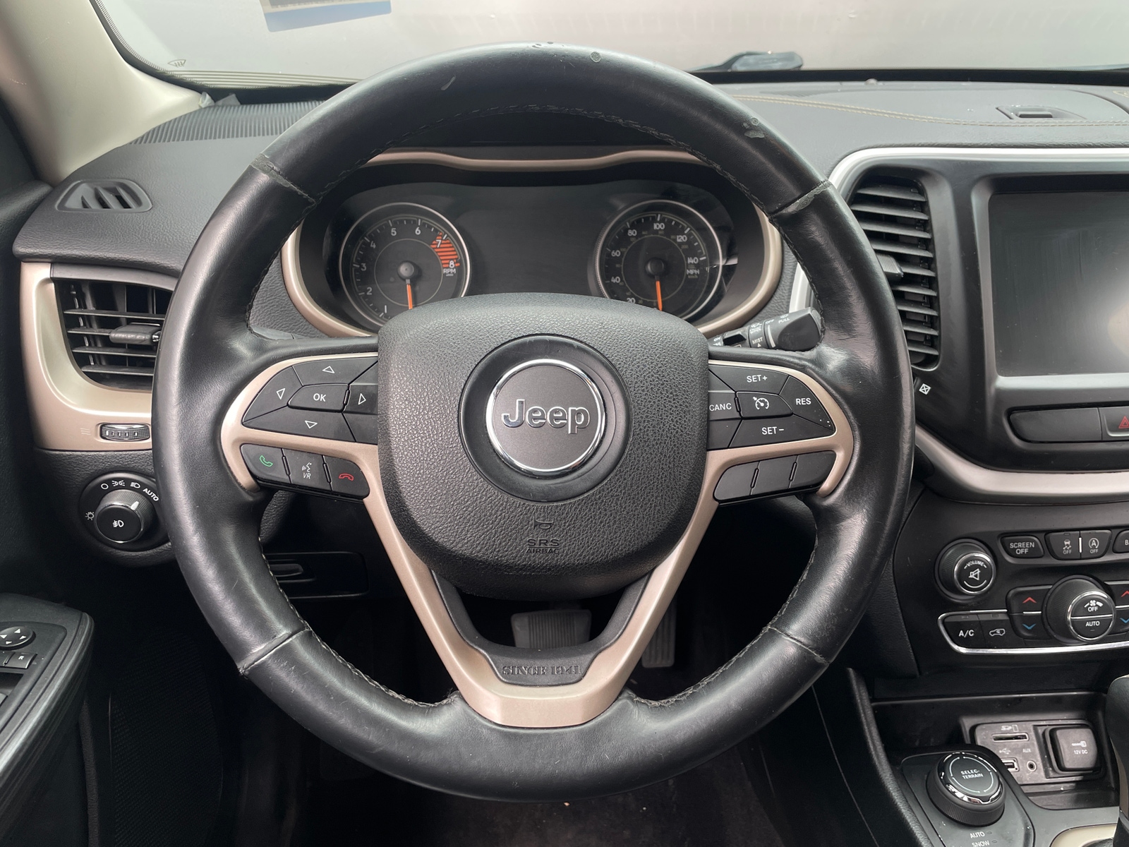 Thumbnail: 2016 Jeep Cherokee - 4