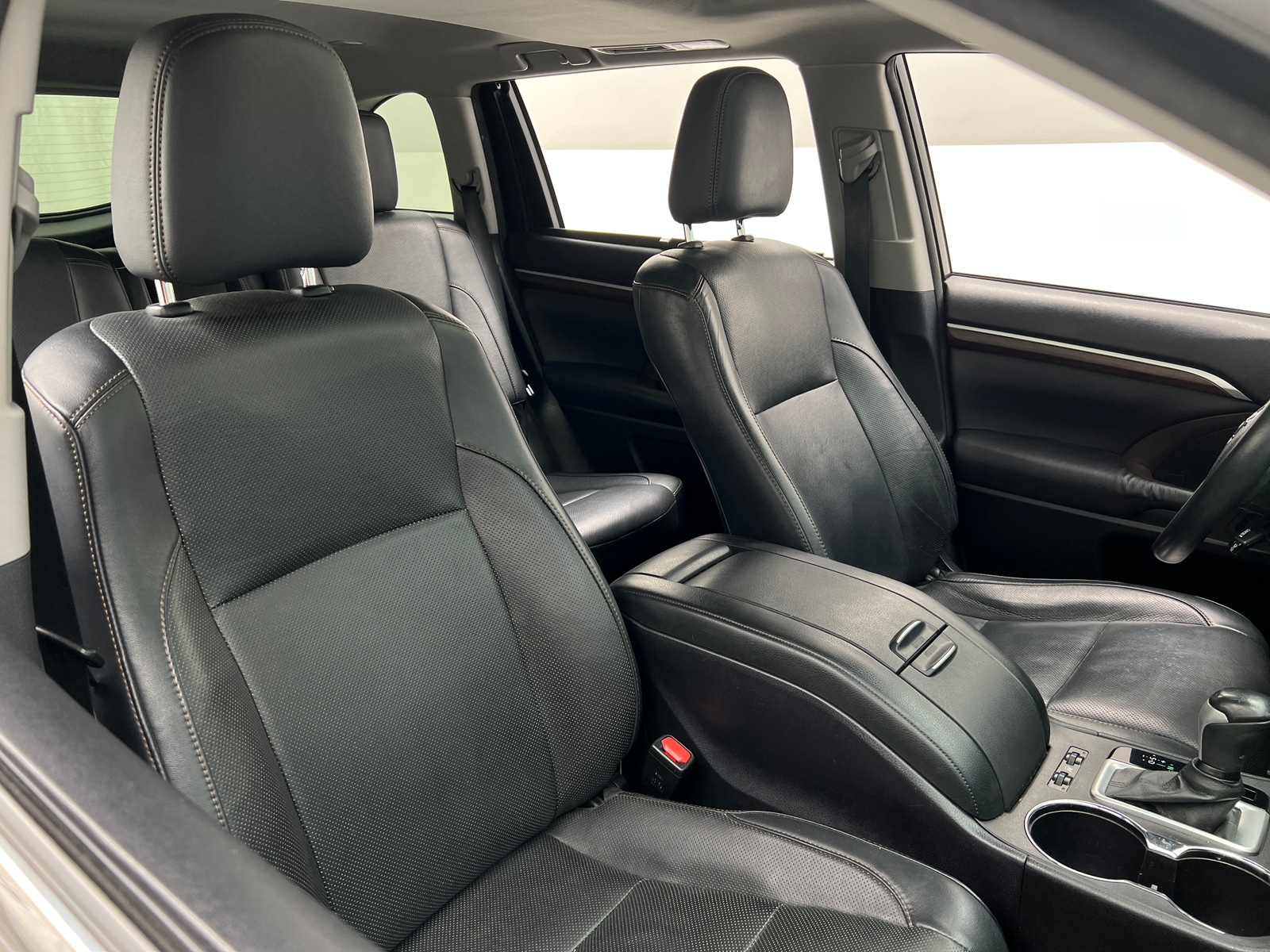 Thumbnail: 2016 Toyota Highlander - 2