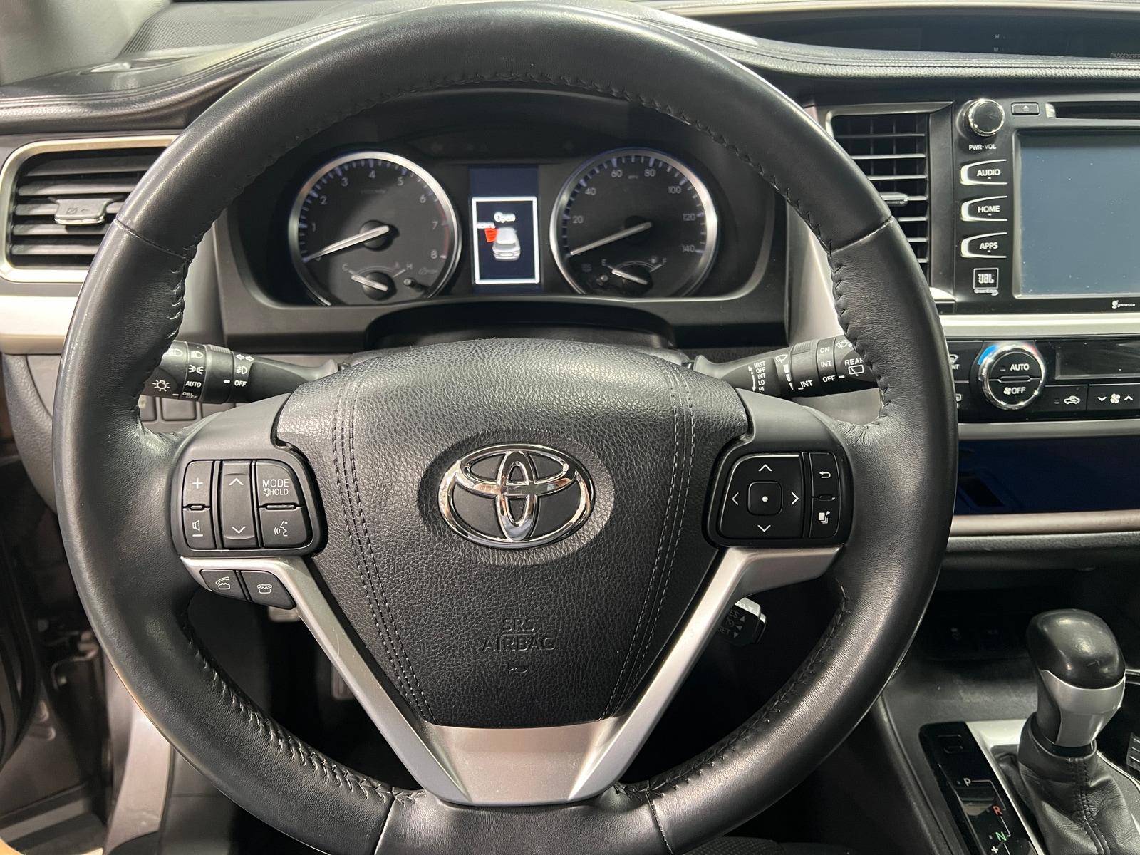 Thumbnail: 2016 Toyota Highlander - 5