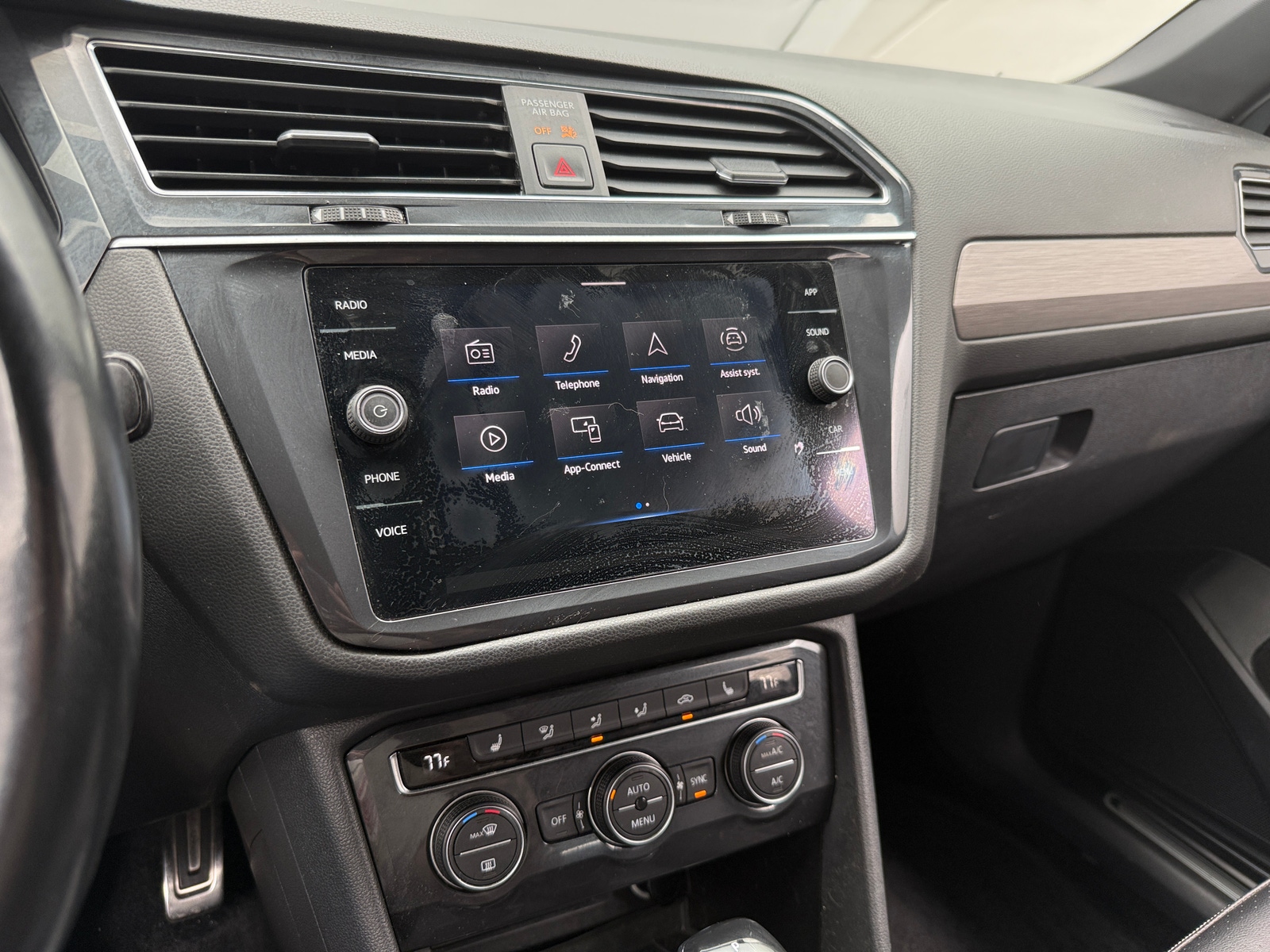 Thumbnail: 2021 Volkswagen Tiguan - 3