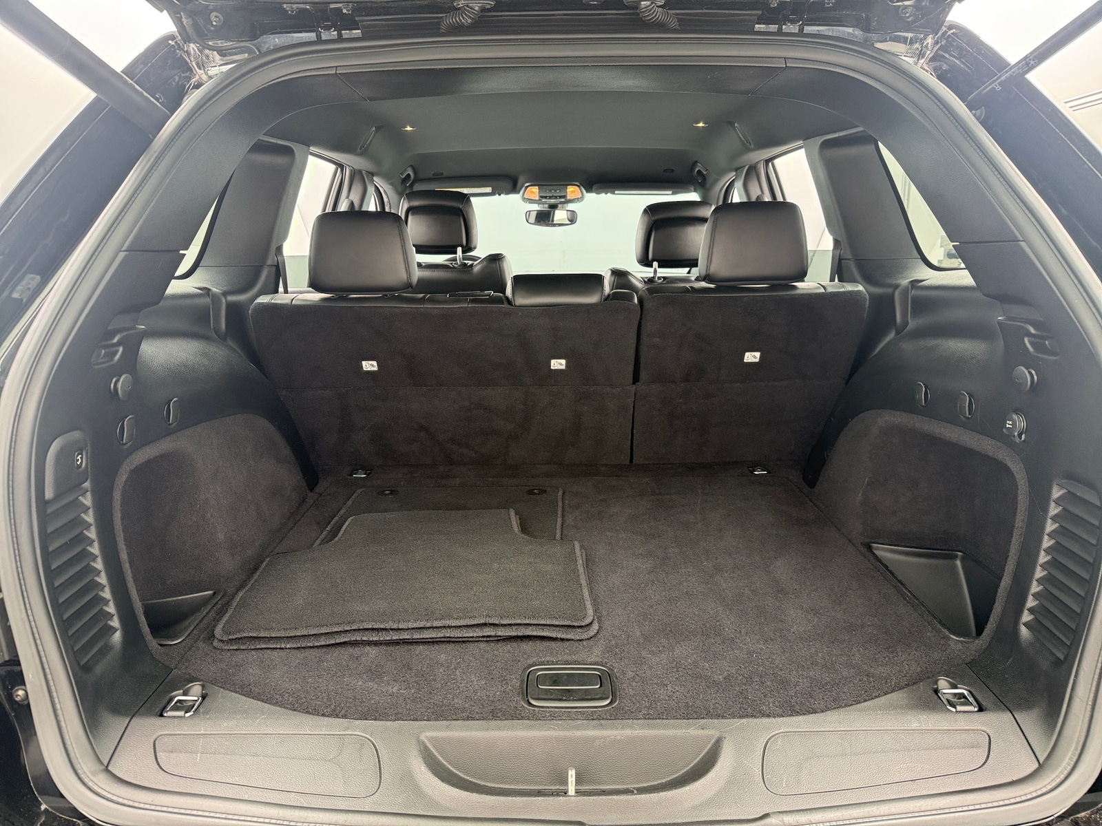 Thumbnail: 2019 Jeep Grand Cherokee - 6