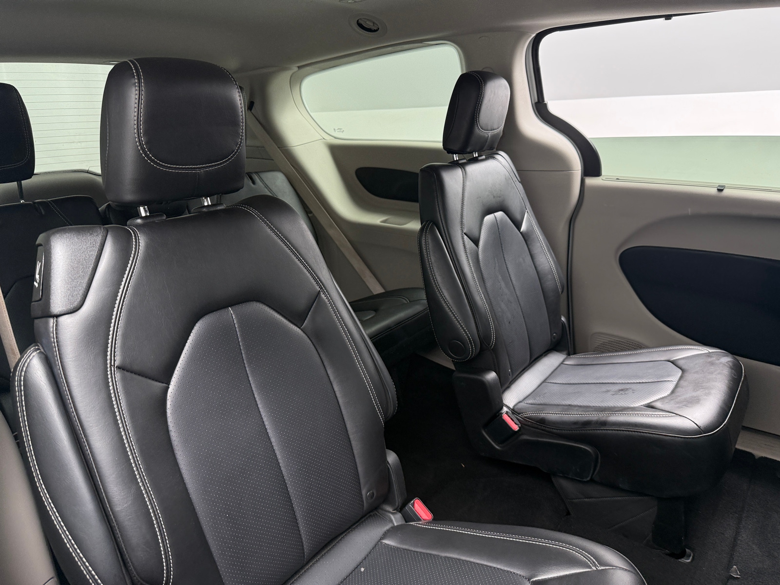 Thumbnail: 2023 Chrysler Pacifica - 5