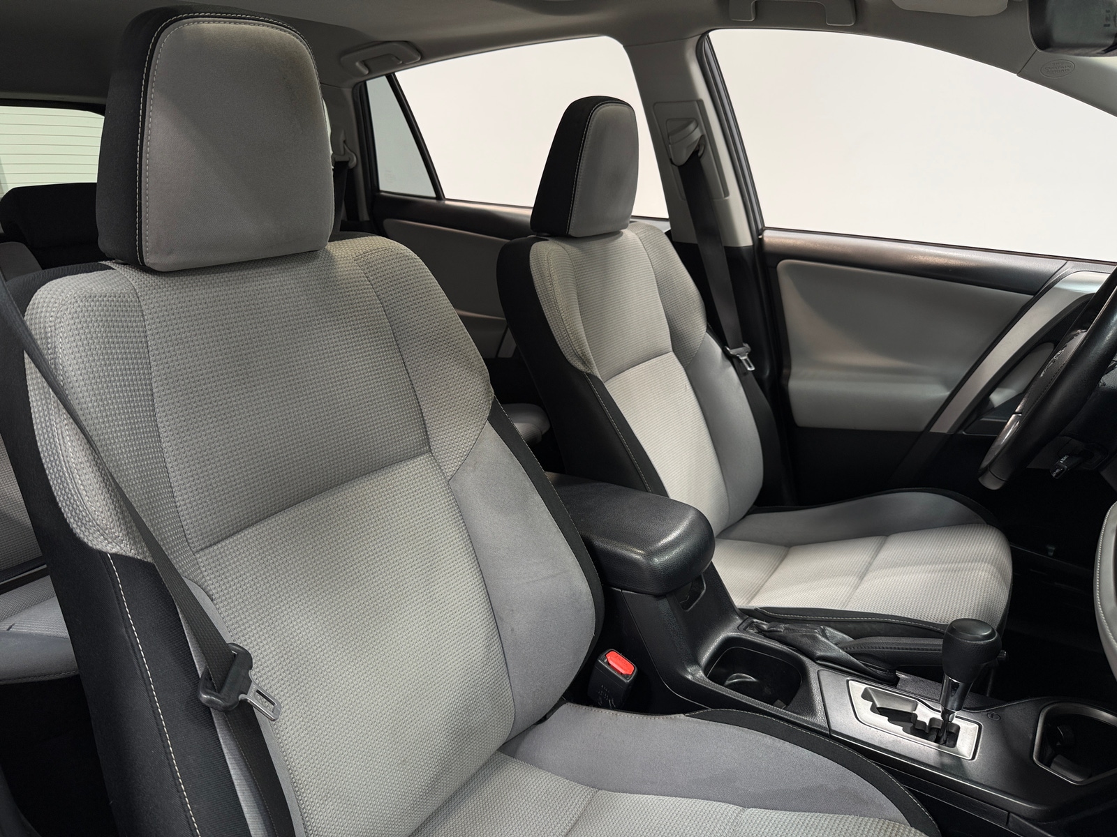 Thumbnail: 2016 Toyota RAV4 - 2