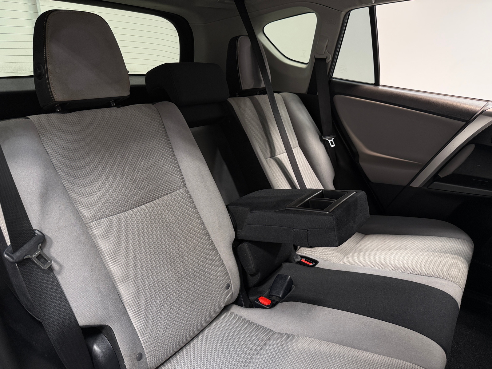 Thumbnail: 2016 Toyota RAV4 - 6
