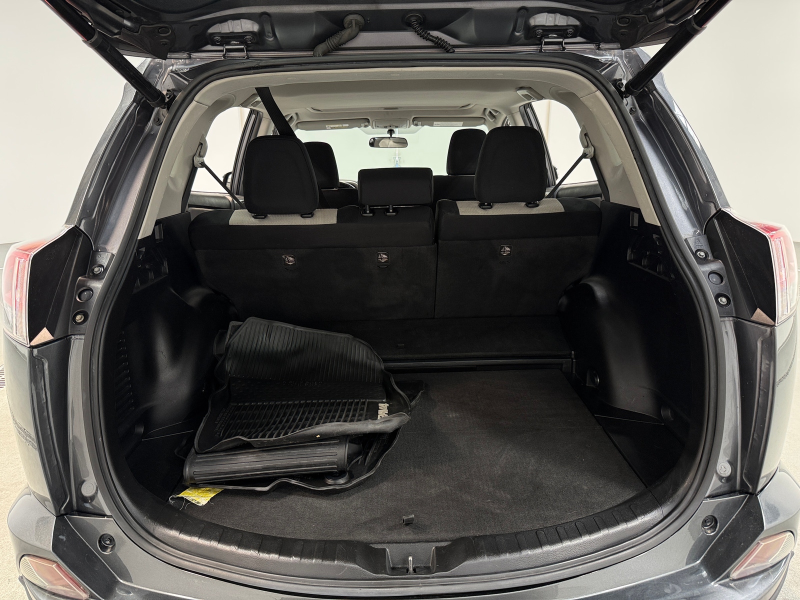 Thumbnail: 2016 Toyota RAV4 - 7