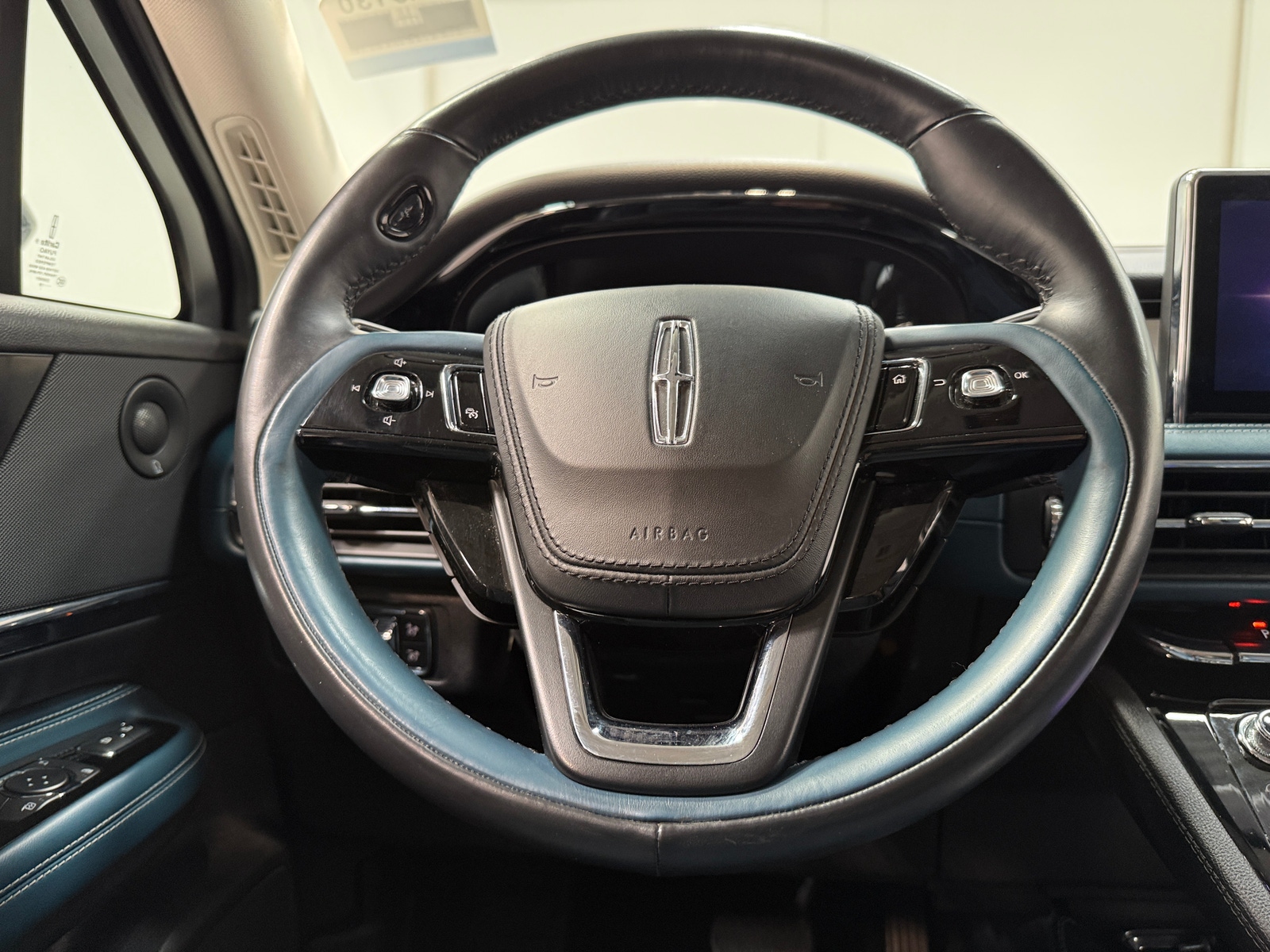 Thumbnail: 2020 Lincoln Corsair - 4
