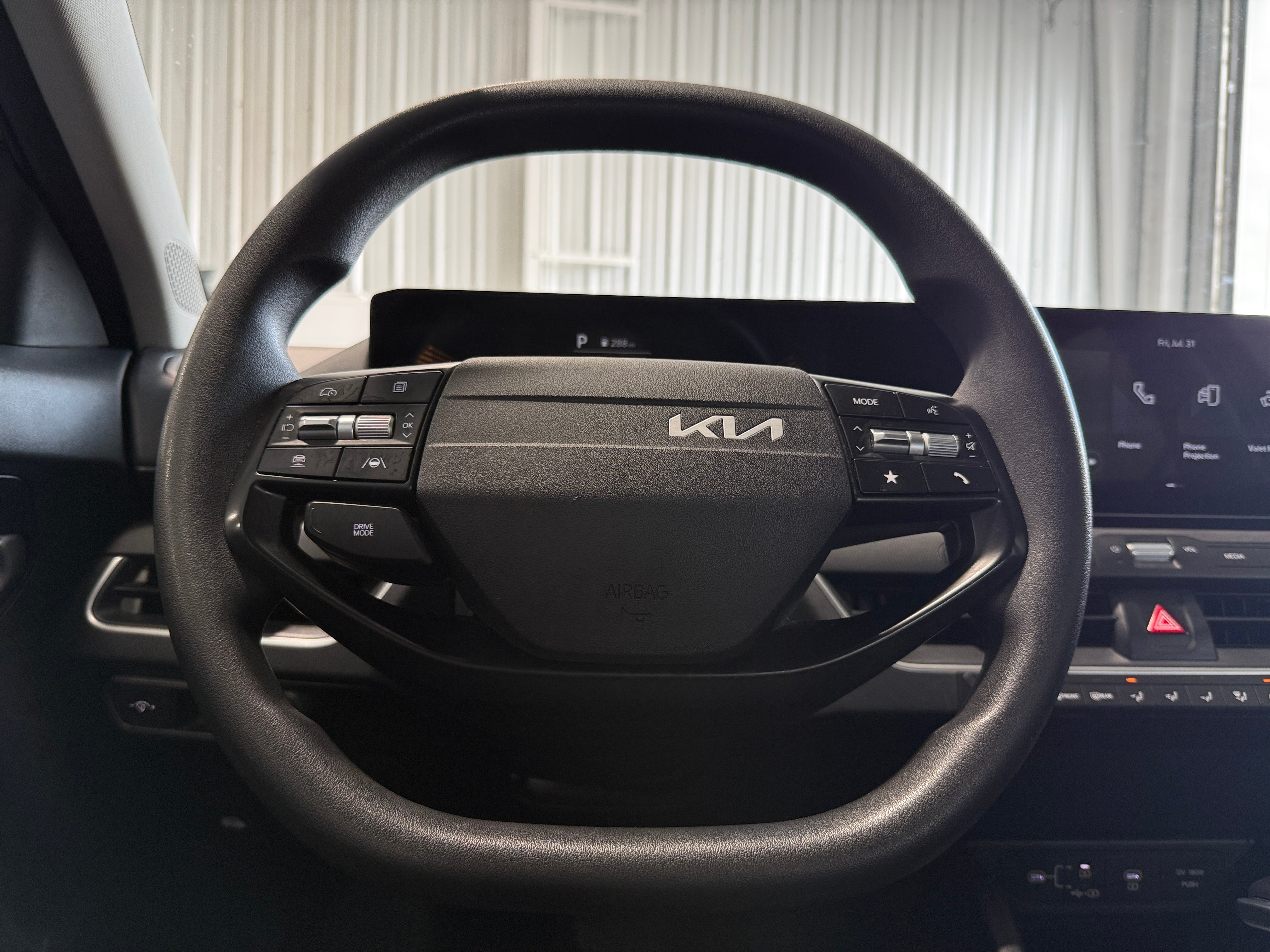 2025 Kia K4 LXS - Photo 6