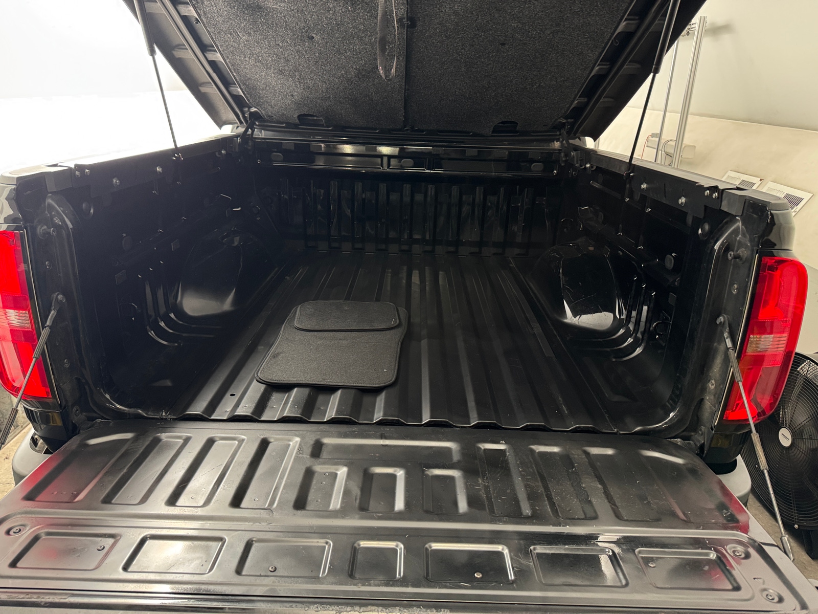 Thumbnail: 2018 Chevrolet Colorado - 7