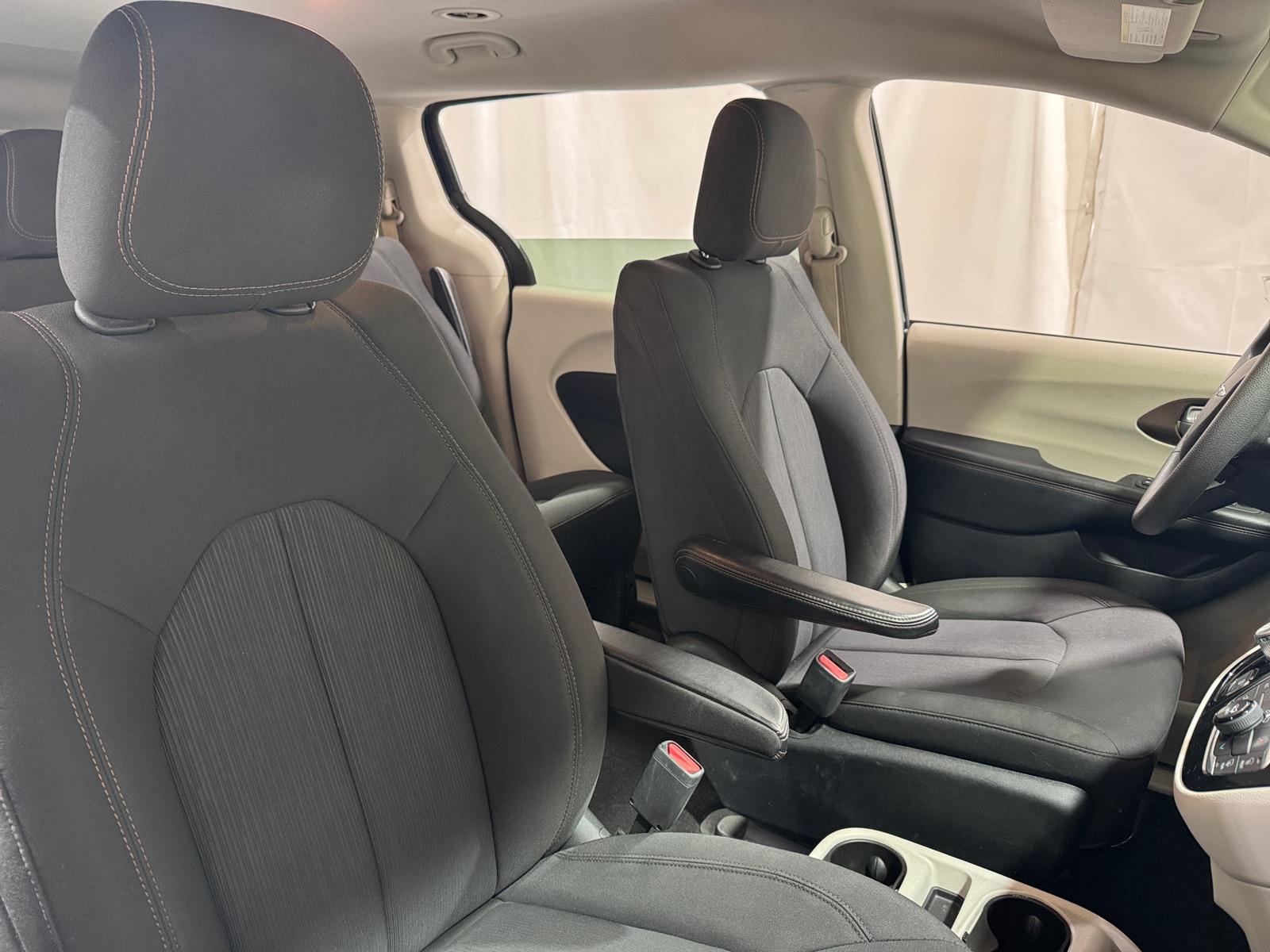Thumbnail: 2018 Chrysler Pacifica - 2