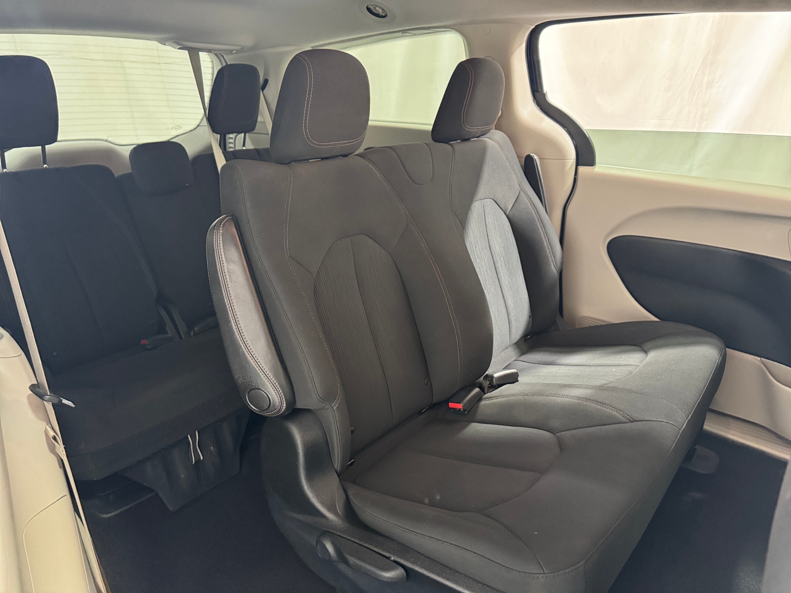 Thumbnail: 2018 Chrysler Pacifica - 6