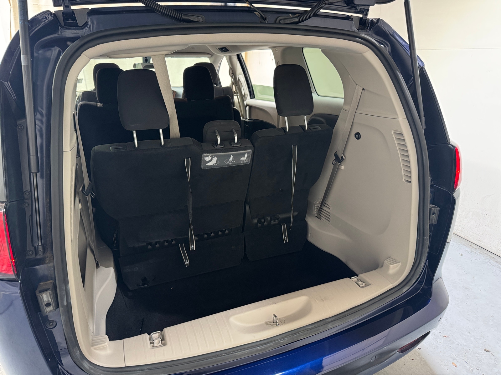 Thumbnail: 2018 Chrysler Pacifica - 7