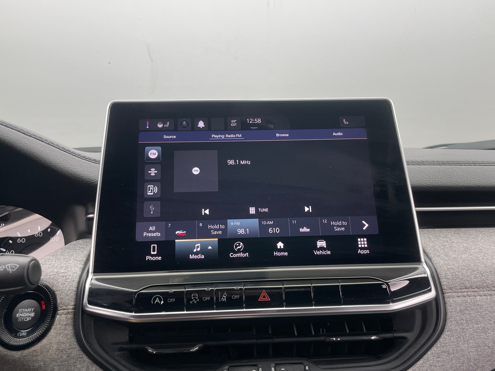 Thumbnail: 2023 Jeep Compass - 3