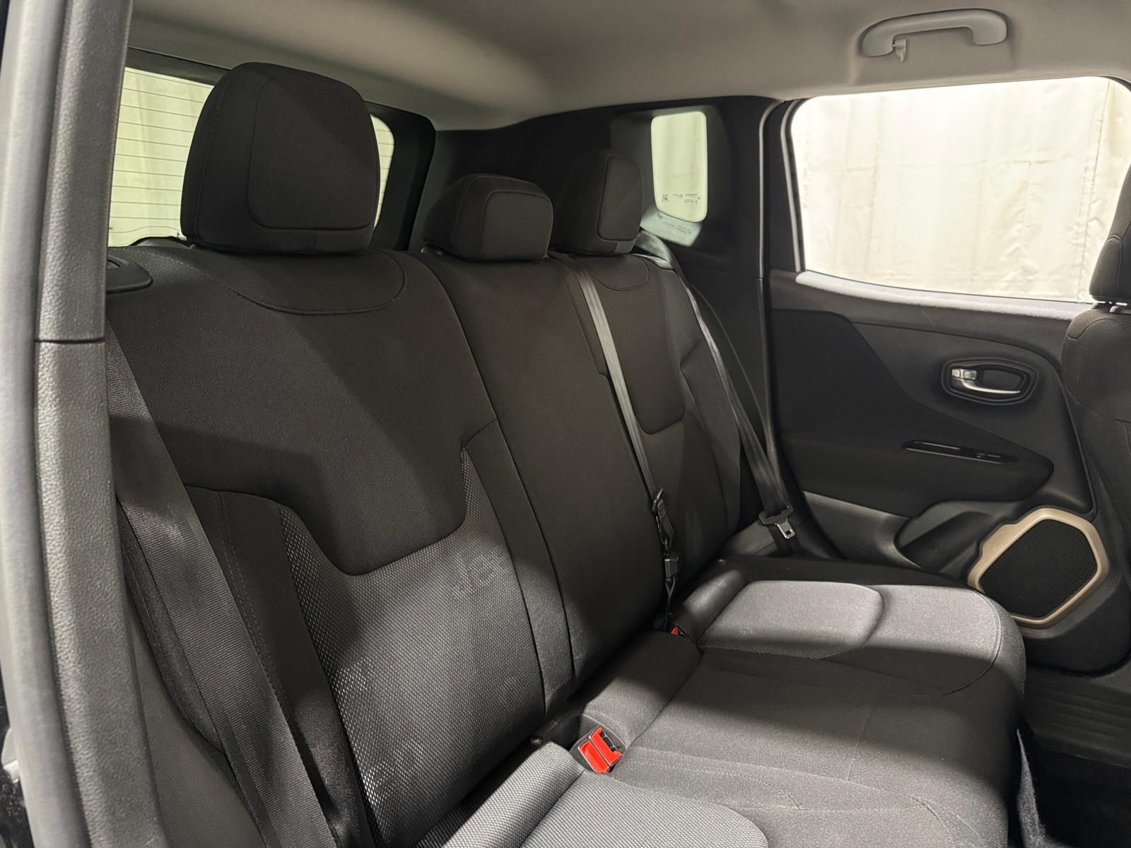 Thumbnail: 2017 Jeep Renegade - 6