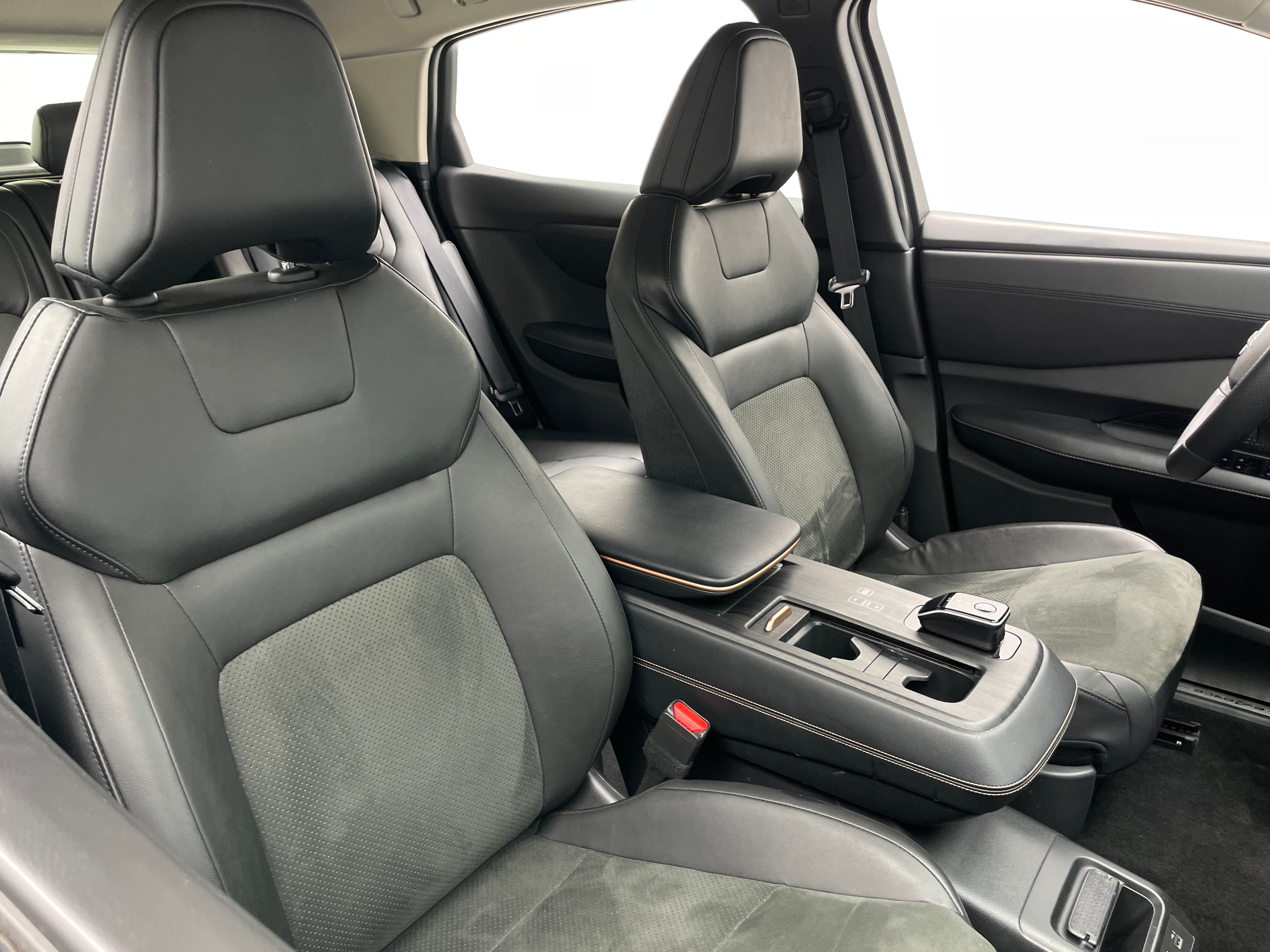 Used 2024 Nissan ARIYA Engage with VIN JN1CF0BB0RM734639 for sale in Pewaukee, WI