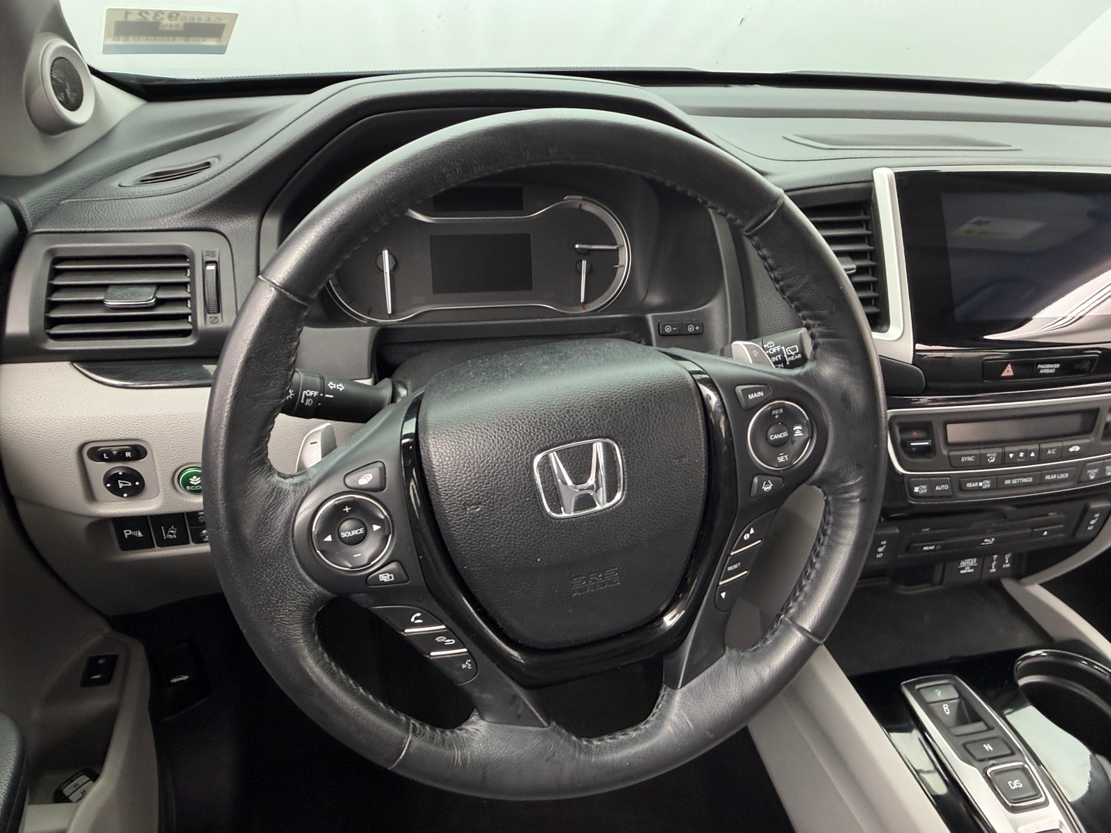 Thumbnail: 2017 Honda Pilot - 4