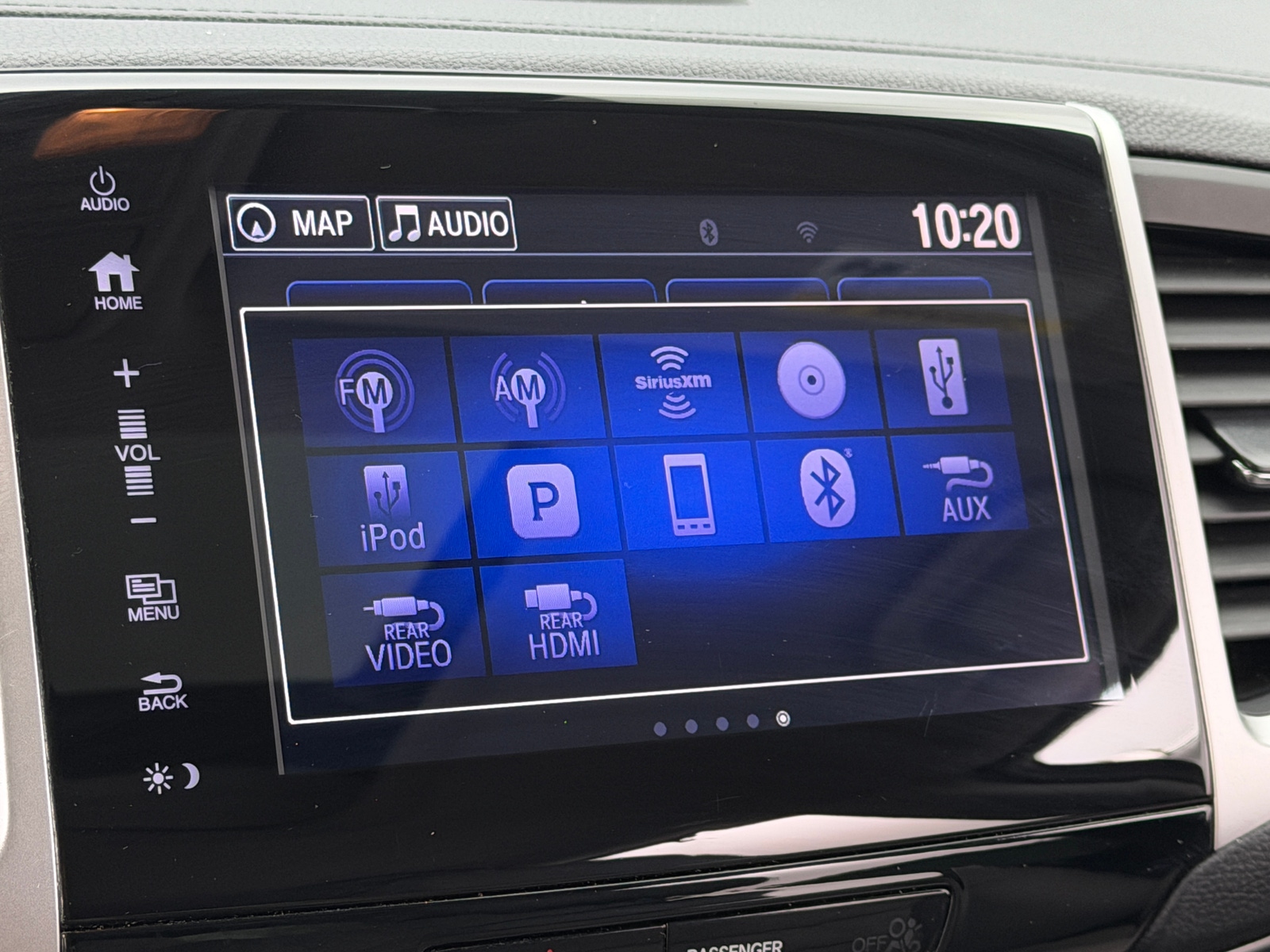 Thumbnail: 2017 Honda Pilot - 3