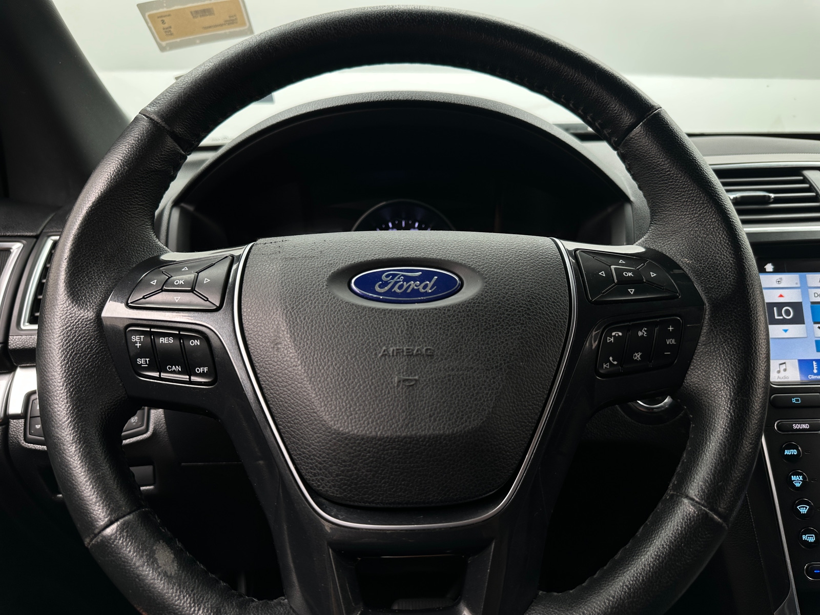 Thumbnail: 2017 Ford Explorer - 4