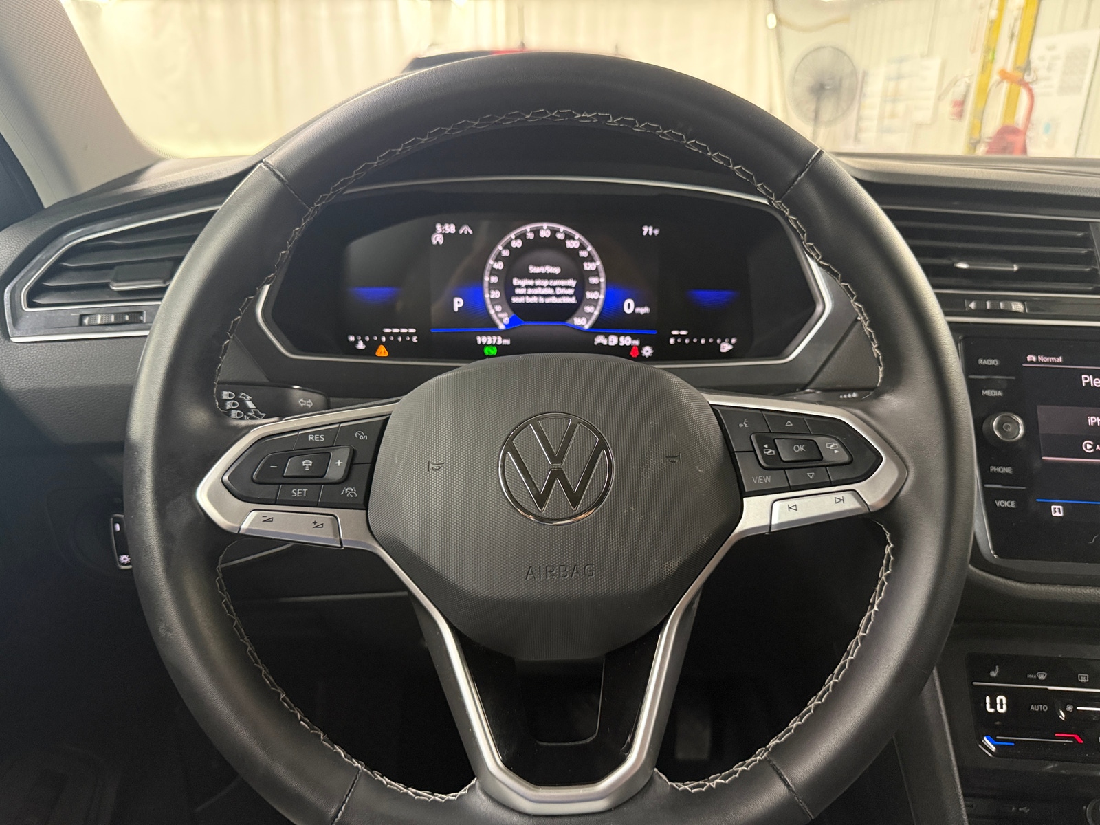 Thumbnail: 2024 Volkswagen Tiguan - 4