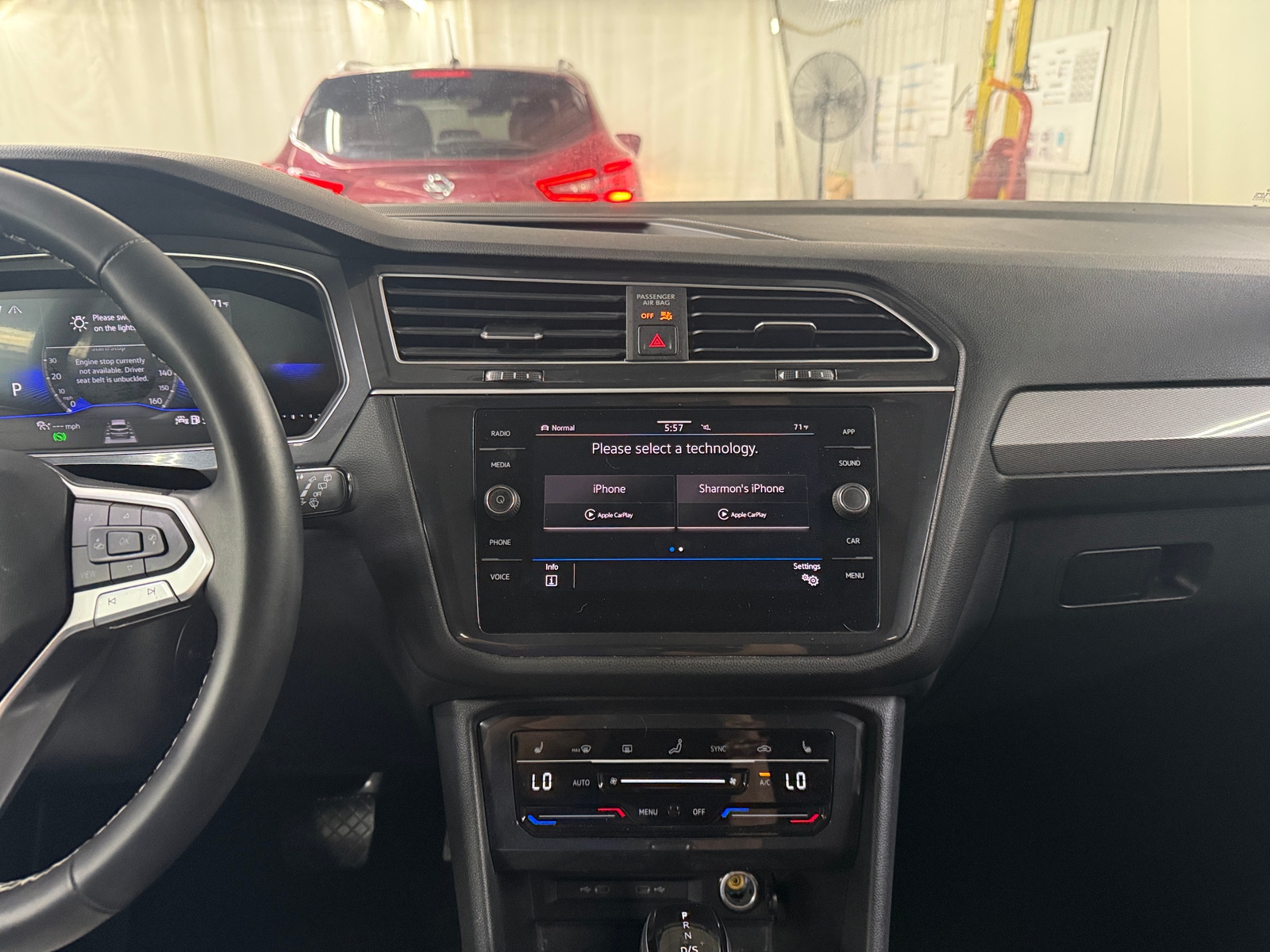 Thumbnail: 2024 Volkswagen Tiguan - 3