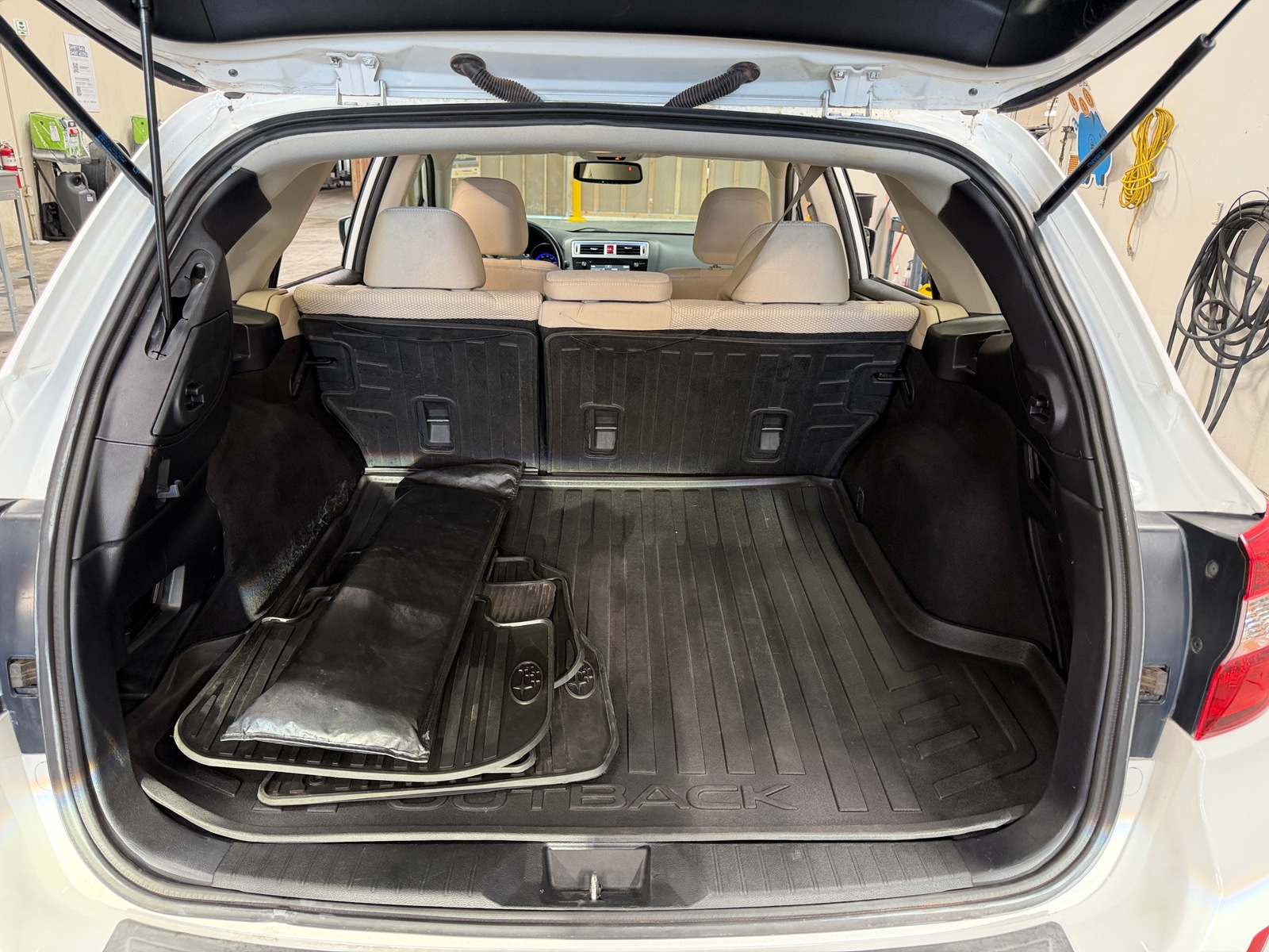 Thumbnail: 2015 Subaru Outback - 7