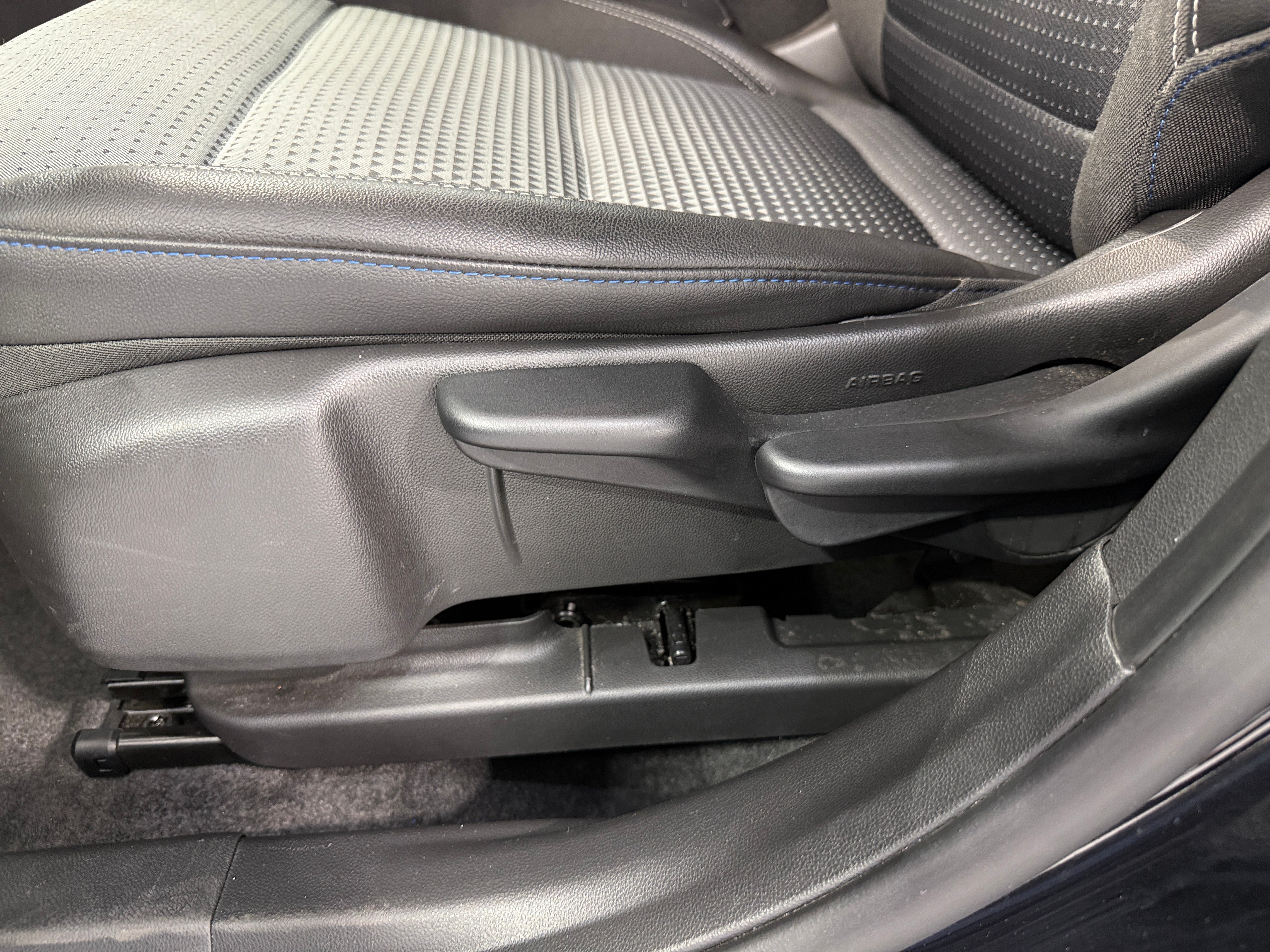 2025 Chevrolet Trax LT - Photo 9