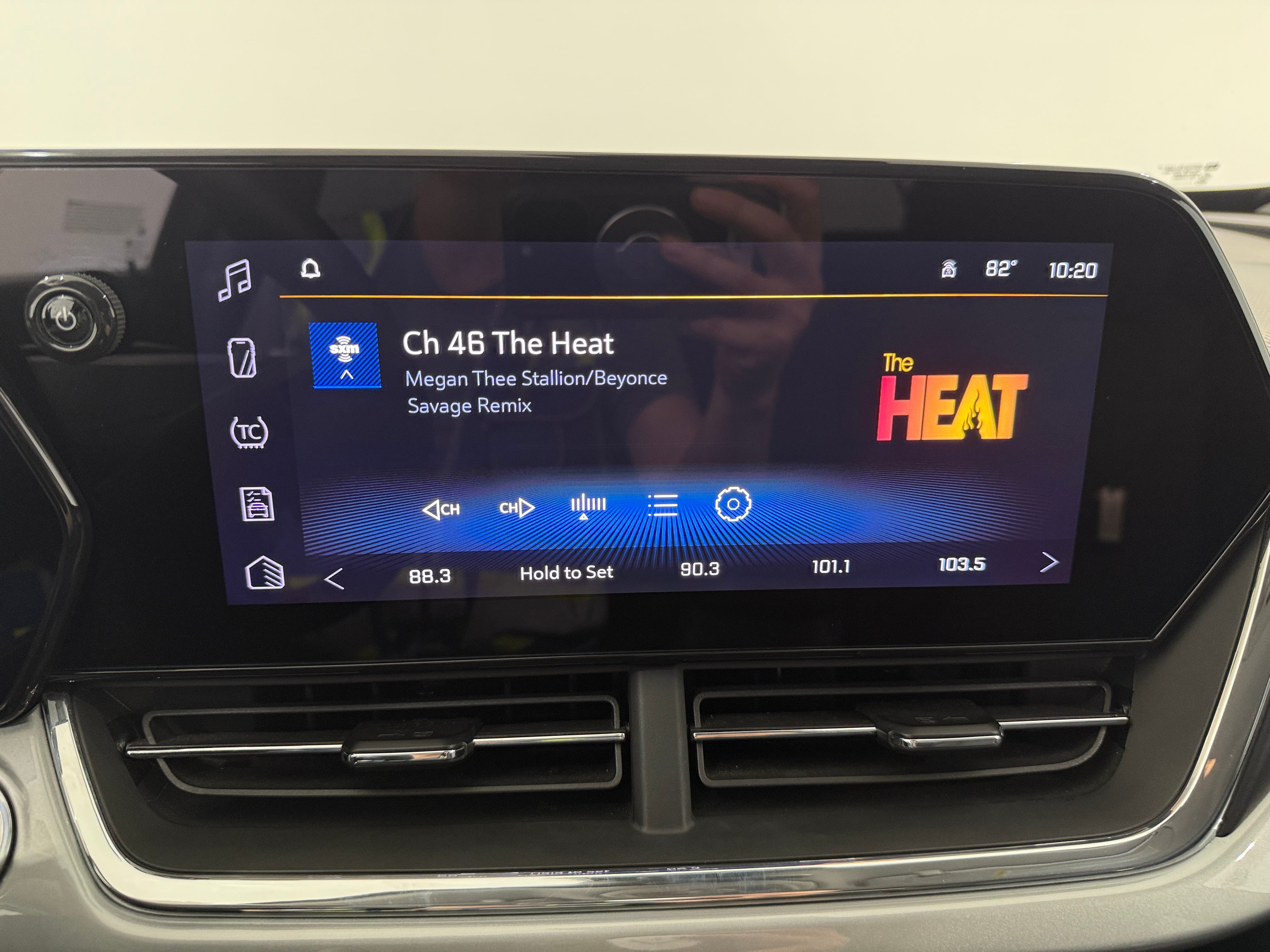 2025 Chevrolet Trax LT - Photo 13