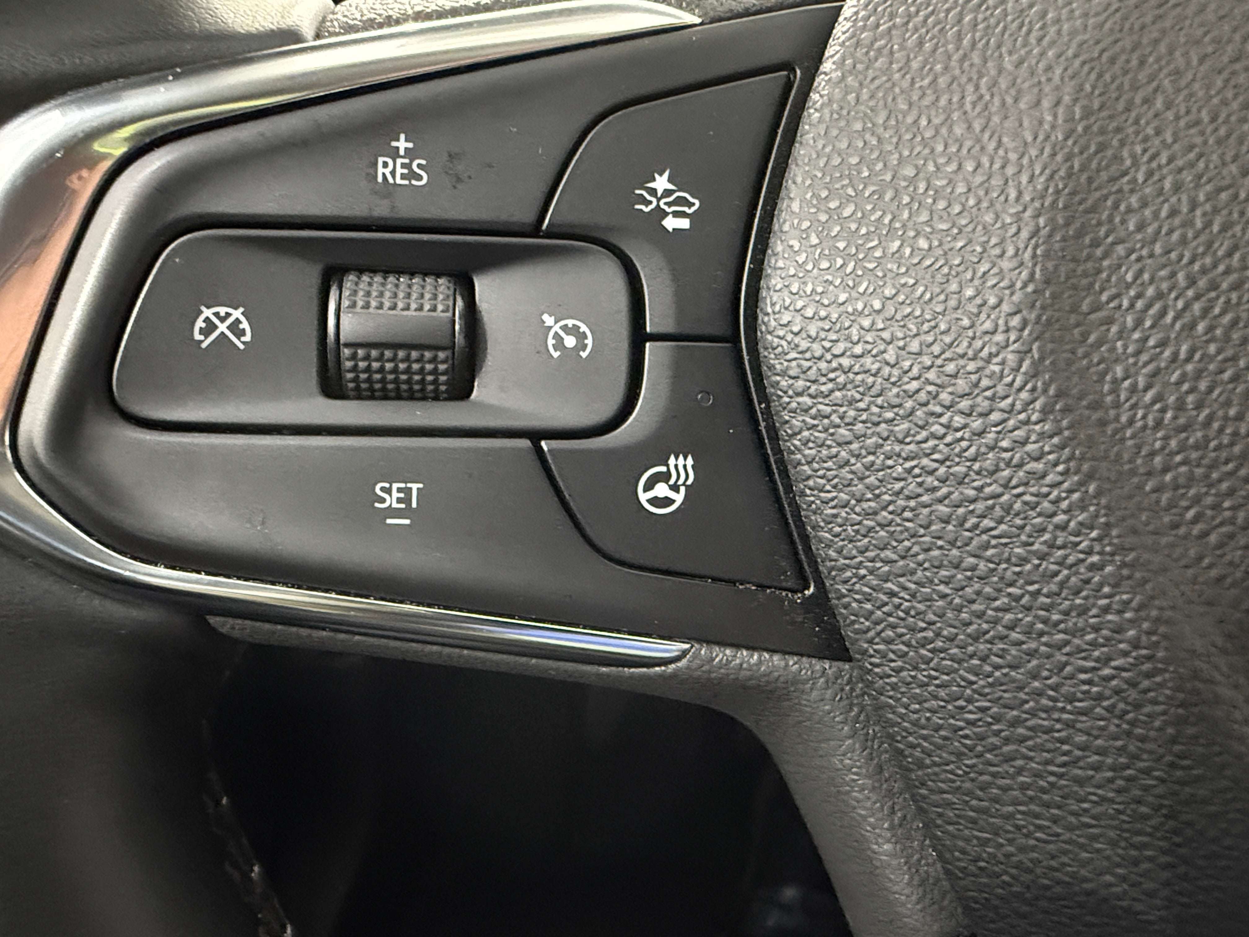 2025 Chevrolet Trax LT - Photo 16