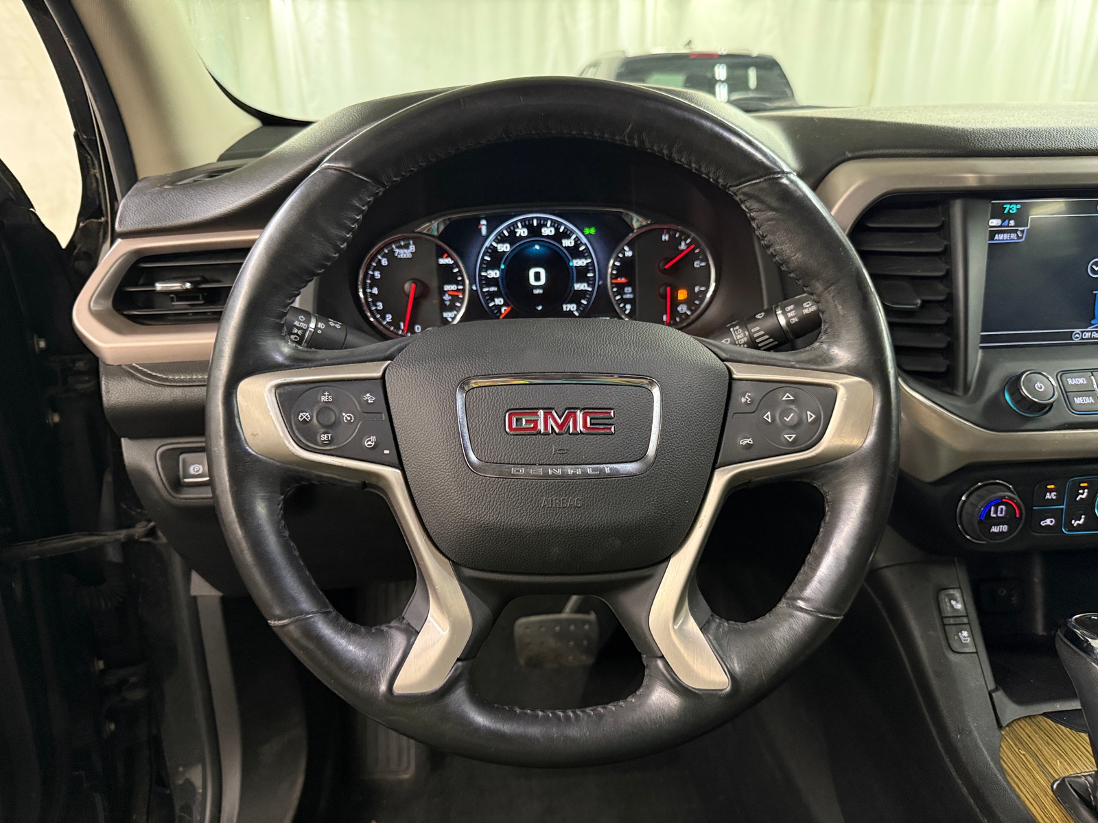 Thumbnail: 2017 GMC Acadia - 4