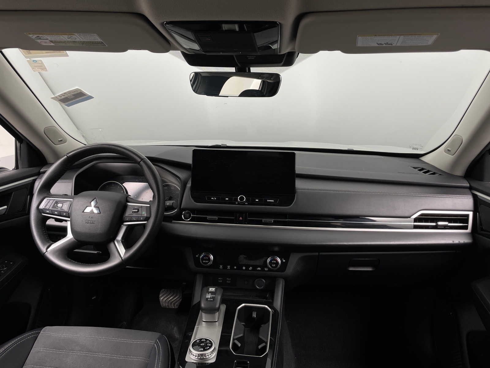 Thumbnail: 2025 Mitsubishi Outlander - 2