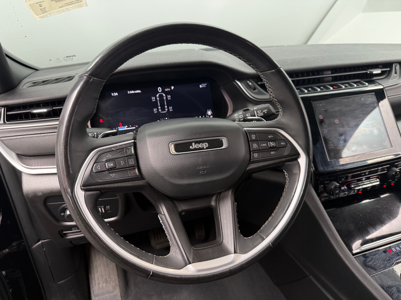 Thumbnail: 2023 Jeep Grand Cherokee L - 4