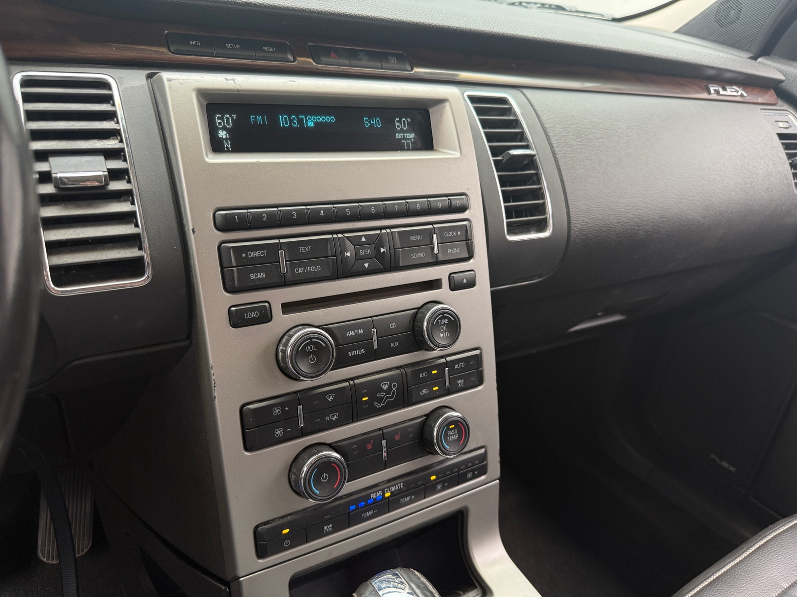 Thumbnail: 2011 Ford Flex - 3