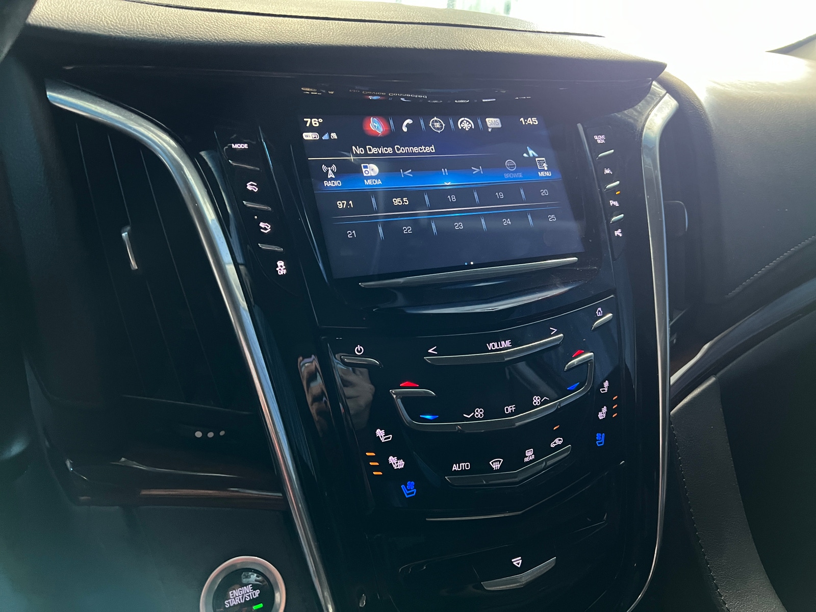 Thumbnail: 2019 Cadillac Escalade - 3