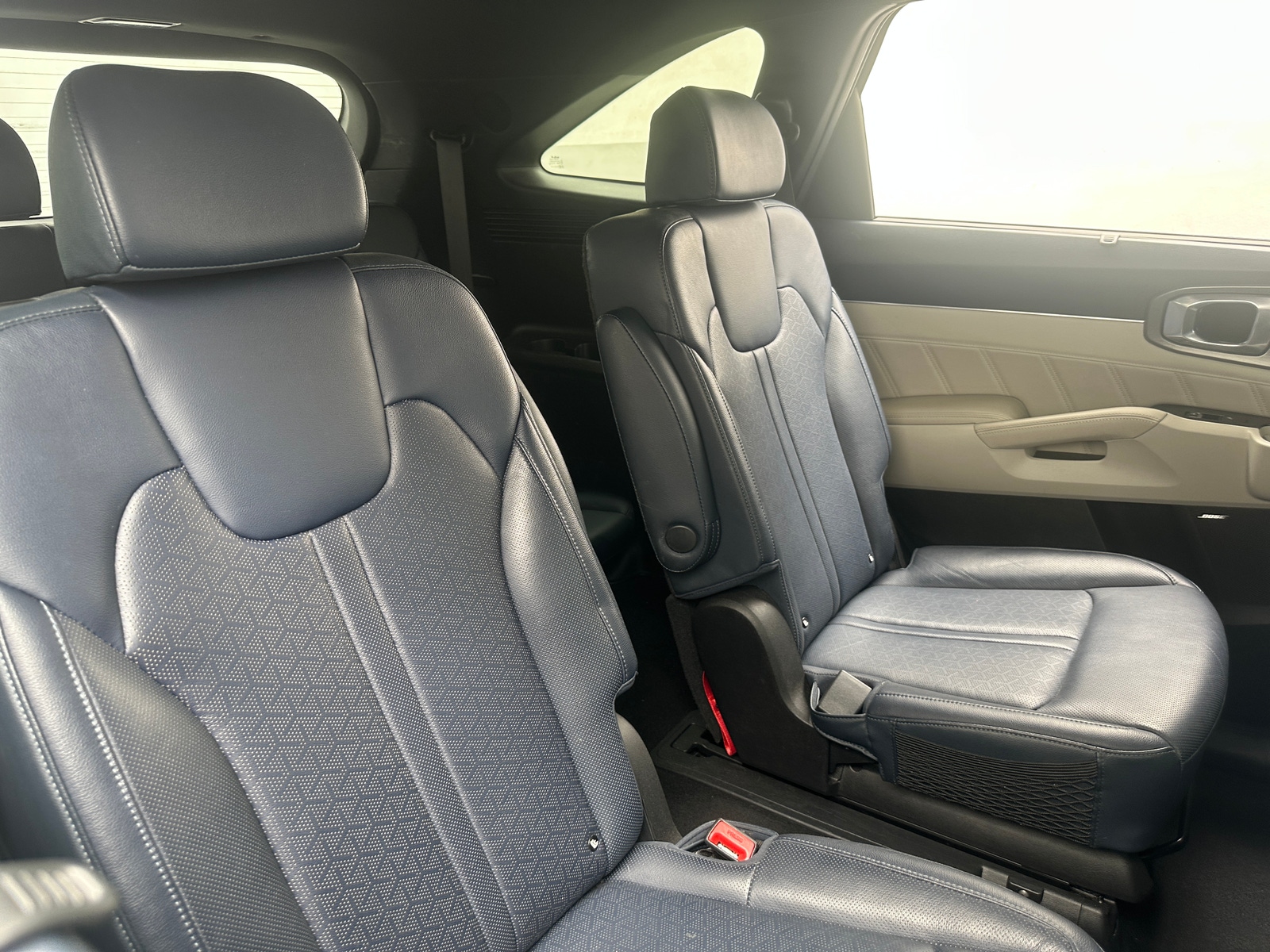 Thumbnail: 2023 Kia Sorento - 5