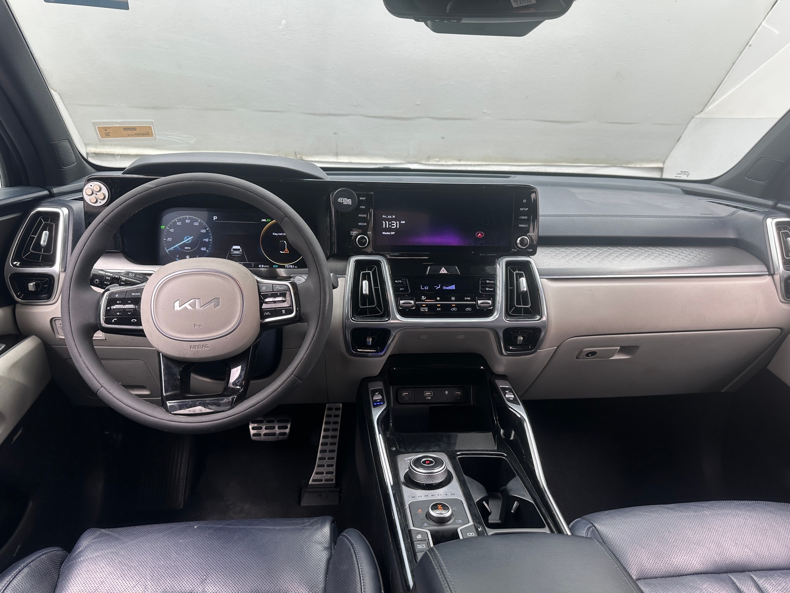 Thumbnail: 2023 Kia Sorento - 2