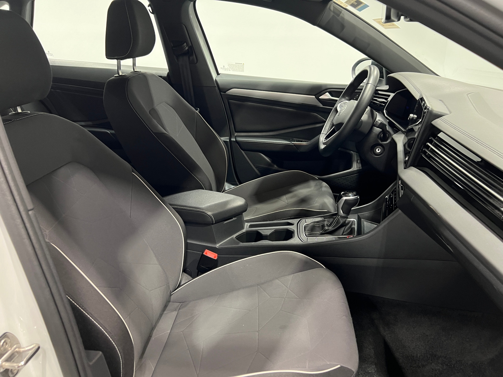 Thumbnail: 2025 Volkswagen Jetta - 2
