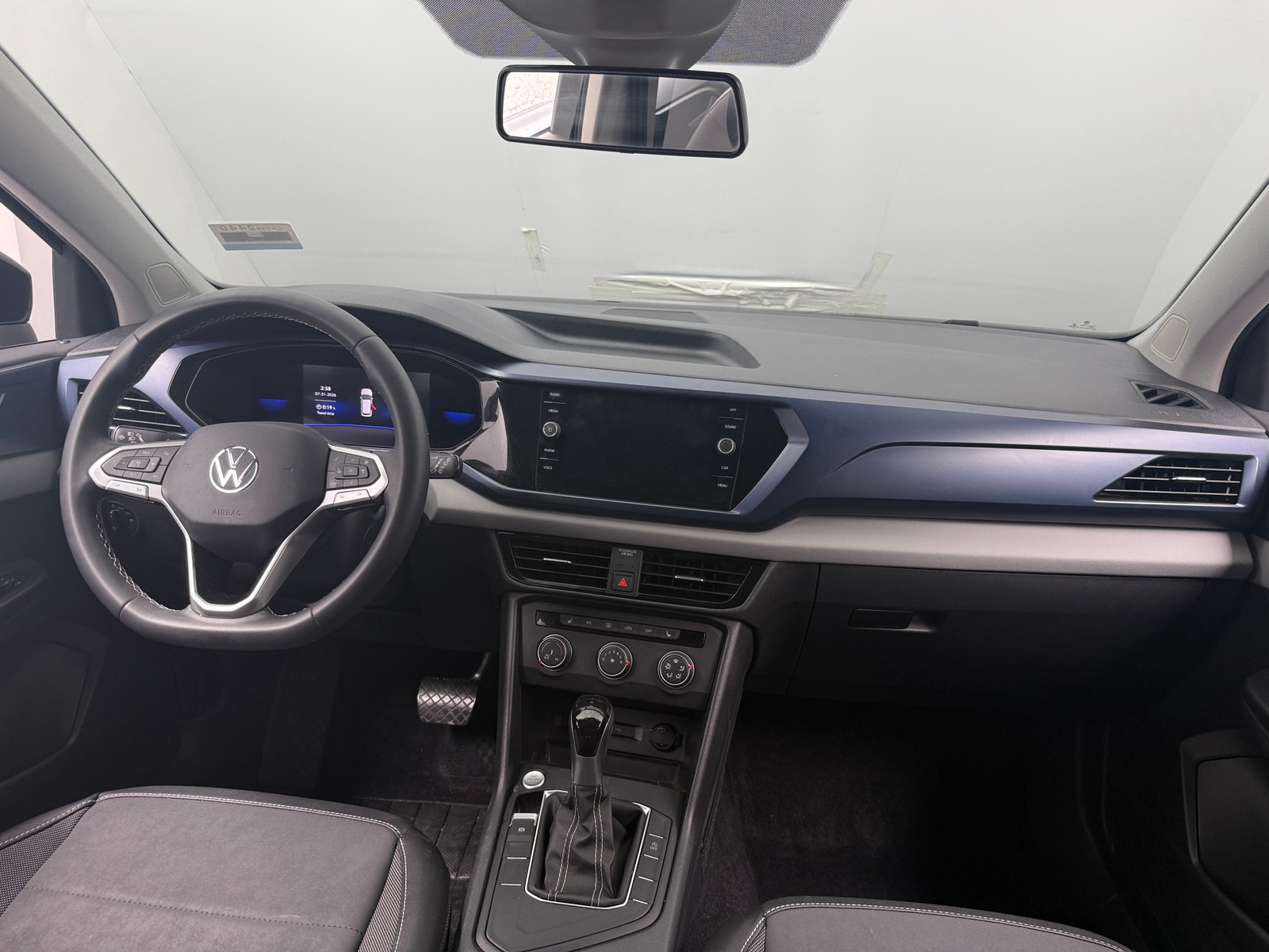 Thumbnail: 2022 Volkswagen Taos - 3