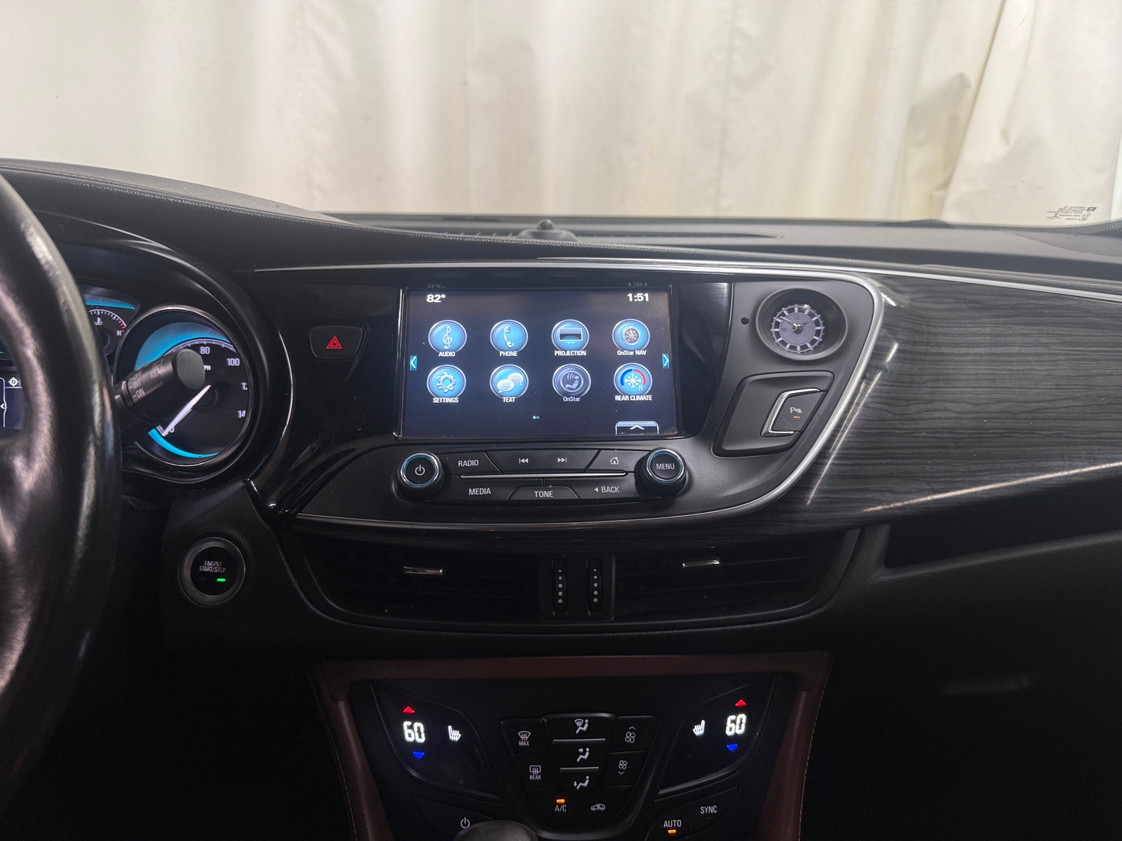 Thumbnail: 2017 Buick Envision - 3