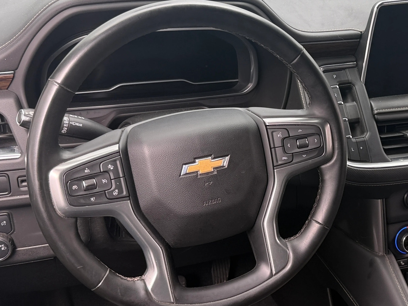 Thumbnail: 2023 Chevrolet Suburban - 4