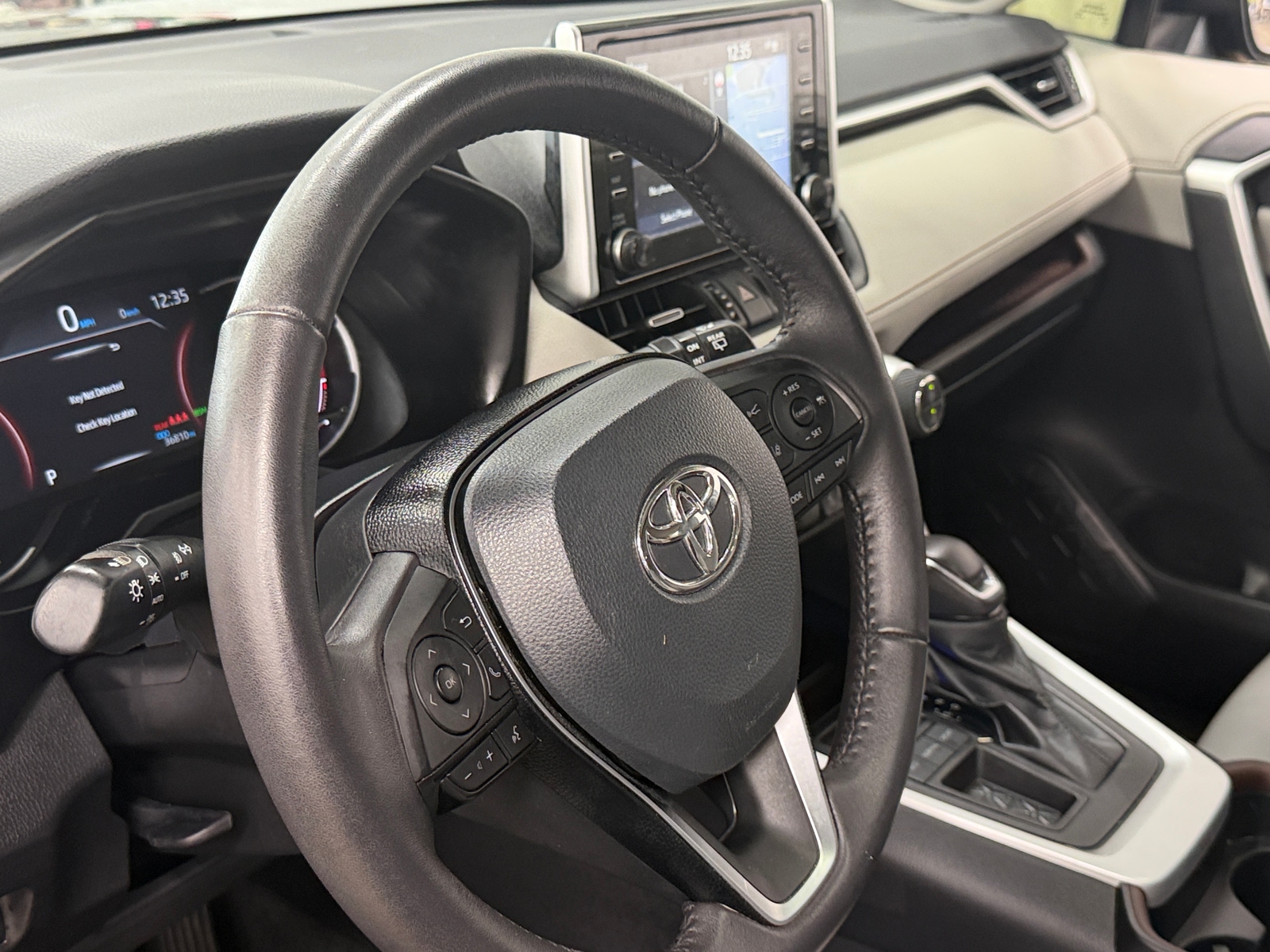 Thumbnail: 2021 Toyota RAV4 - 4