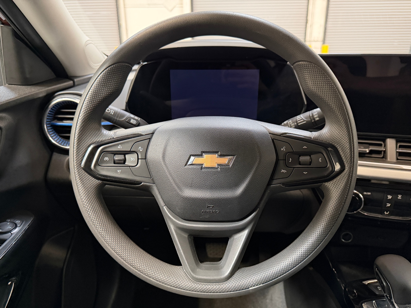 Thumbnail: 2025 Chevrolet Trax - 4