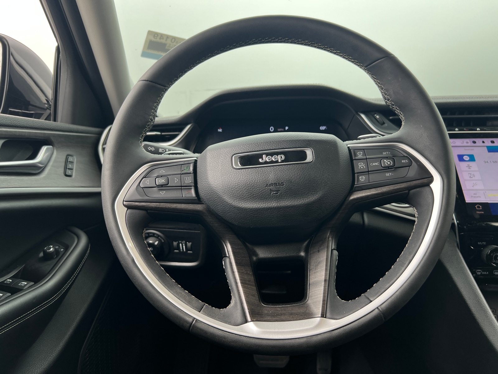 Thumbnail: 2023 Jeep Grand Cherokee - 4