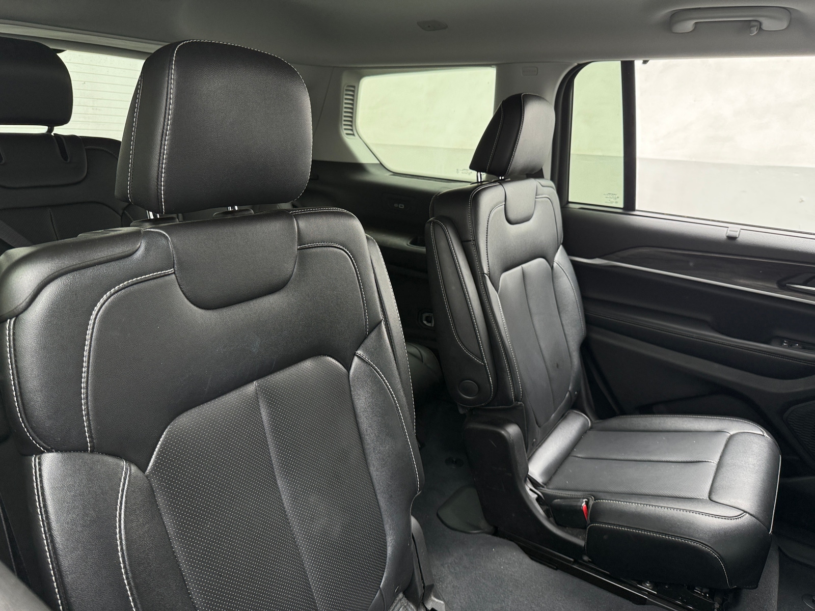 Thumbnail: 2023 Jeep Grand Cherokee L - 5