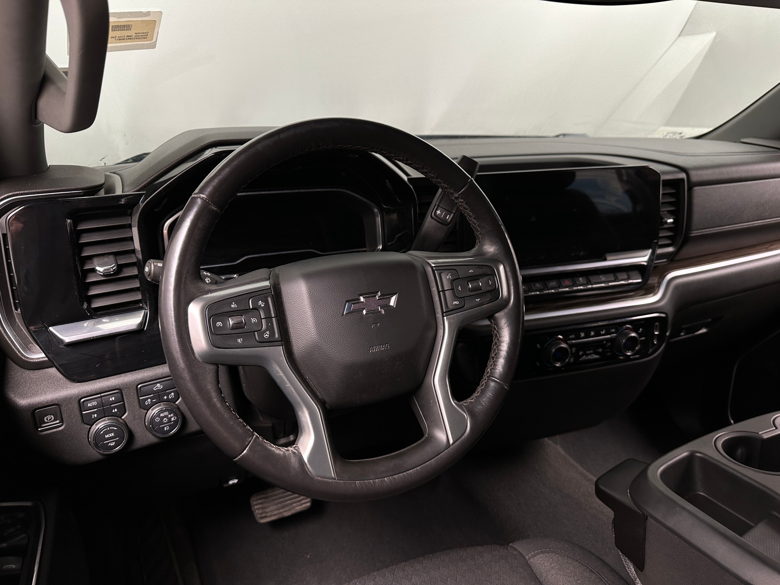 Thumbnail: 2022 Chevrolet Silverado 1500 - 5