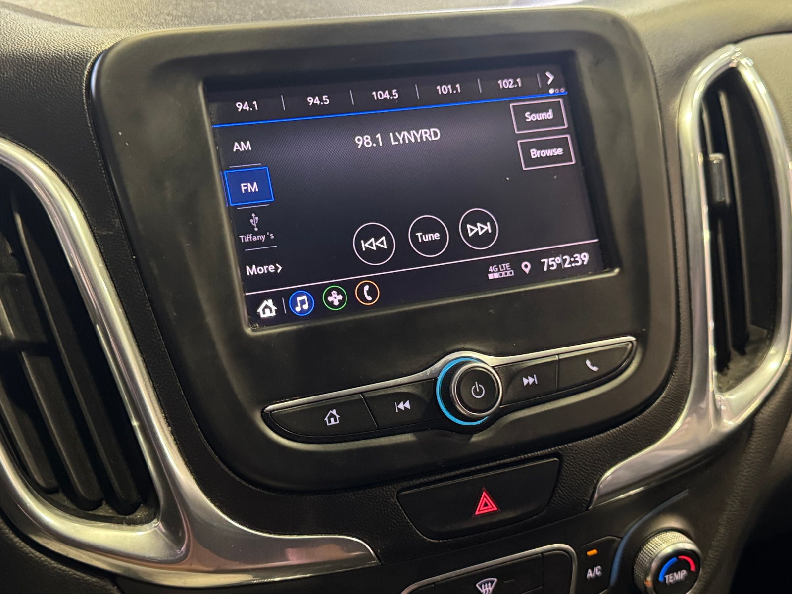 Thumbnail: 2020 Chevrolet Equinox - 4