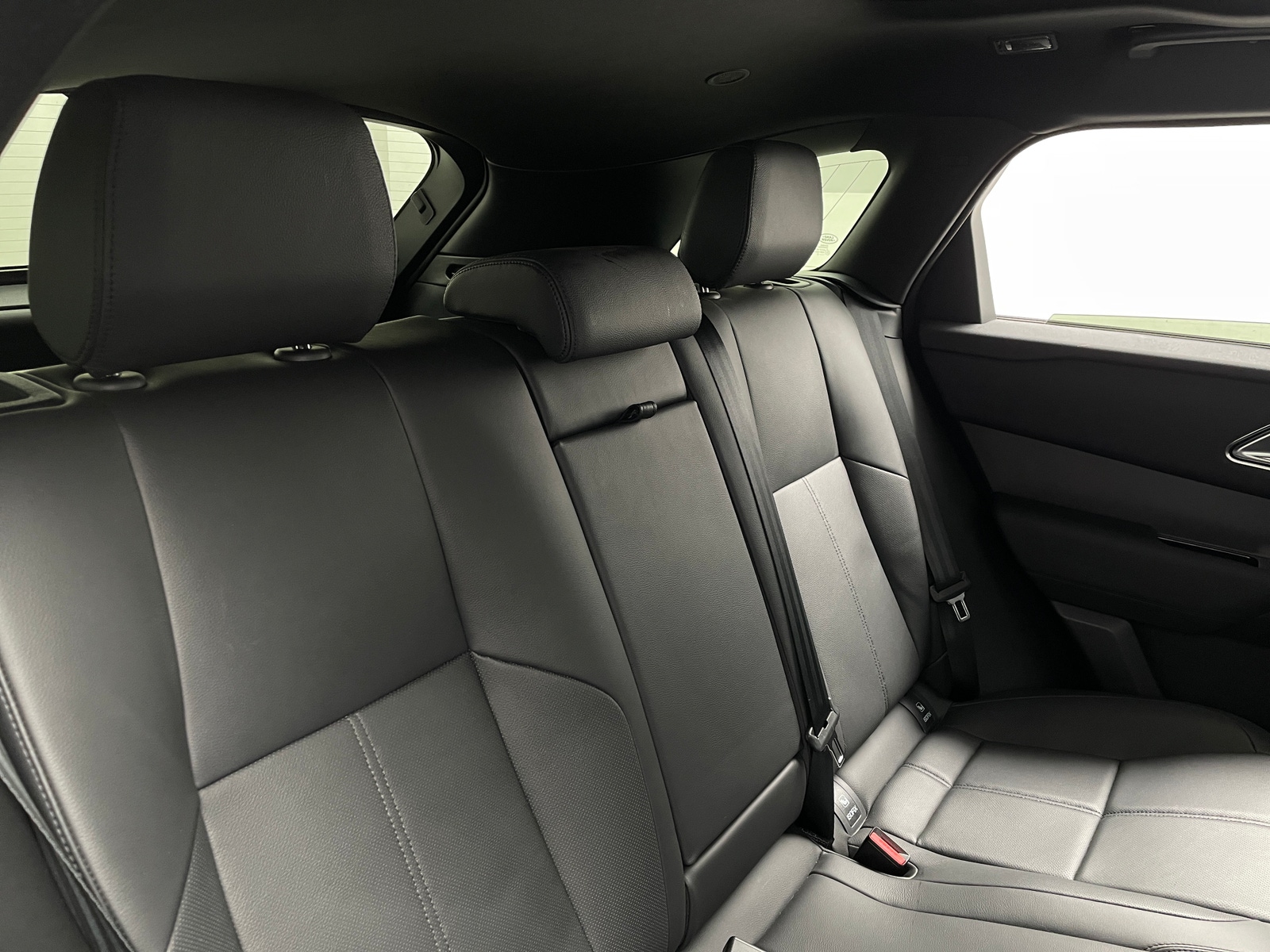 Thumbnail: 2026 Land Rover Range Rover Velar - 5