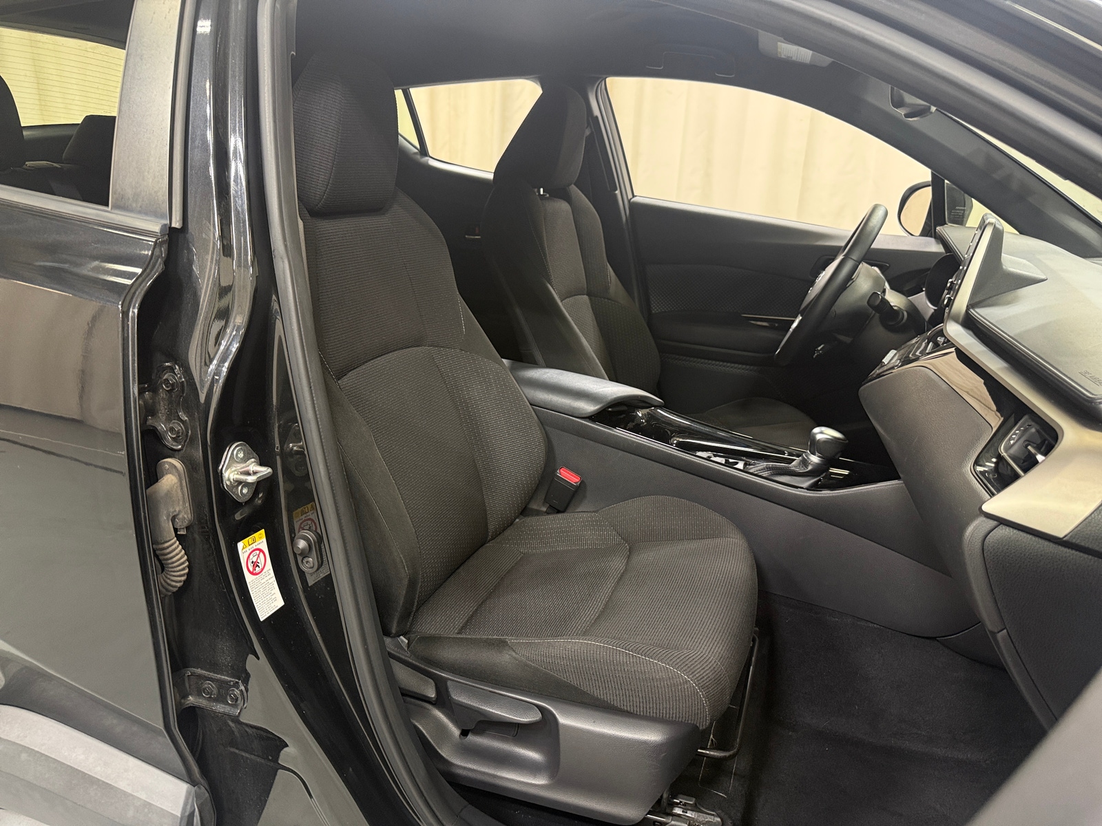 Thumbnail: 2019 Toyota C-HR - 2
