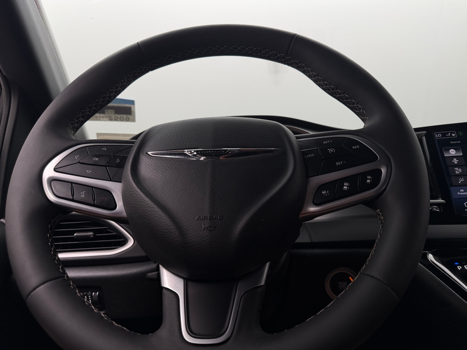 Thumbnail: 2026 Chrysler Pacifica - 4